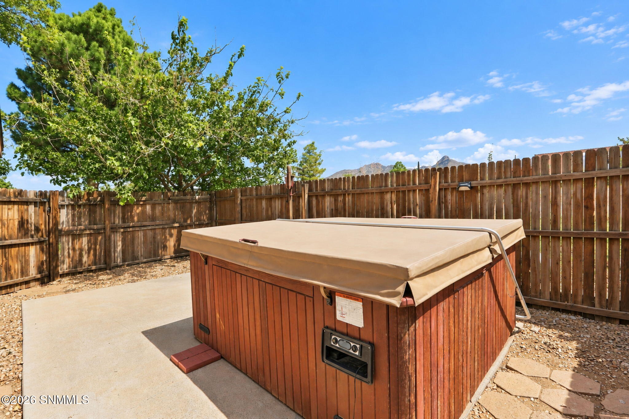 12-web-or-mls-Exterior12