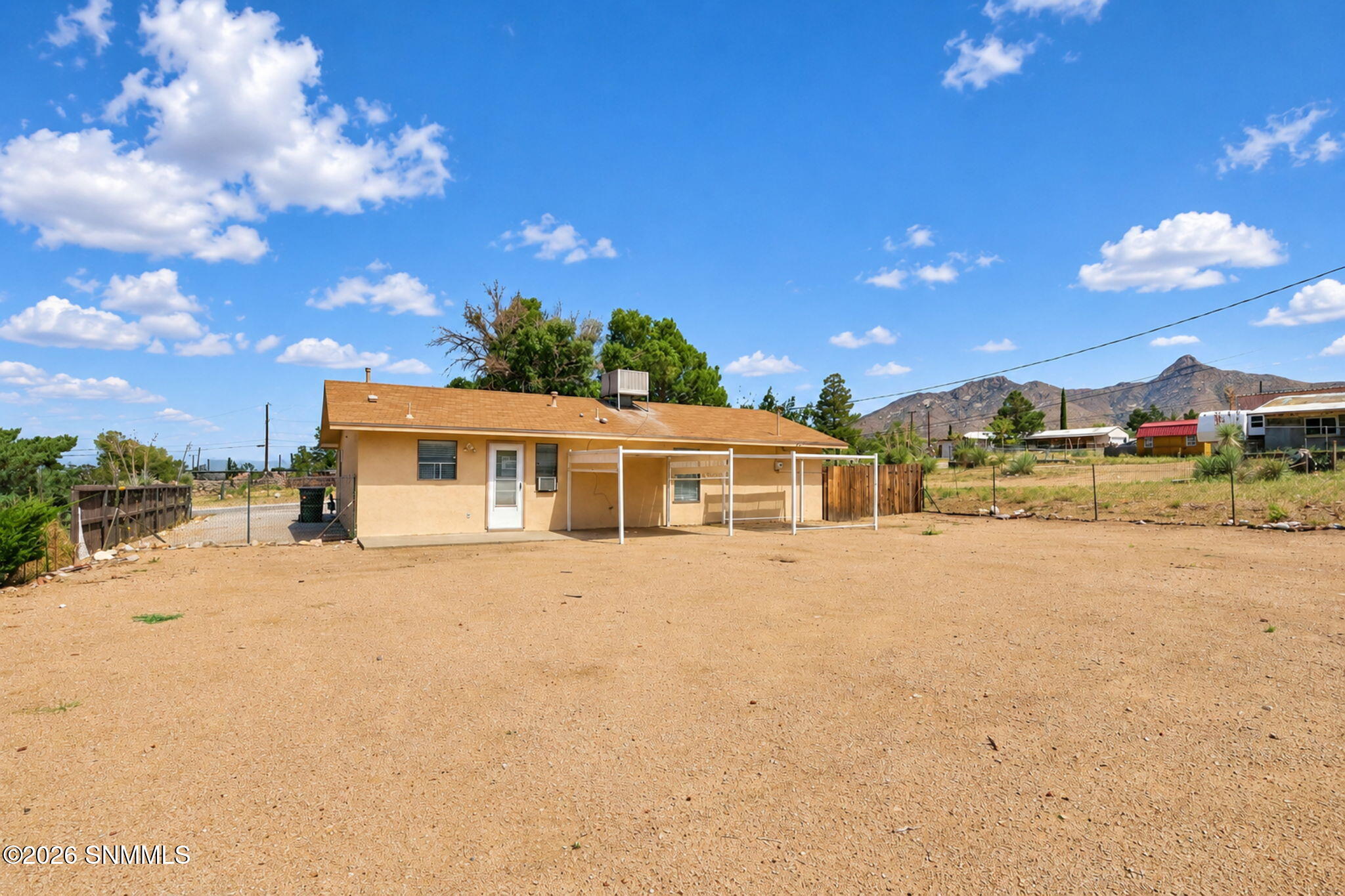 6-web-or-mls-Exterior6