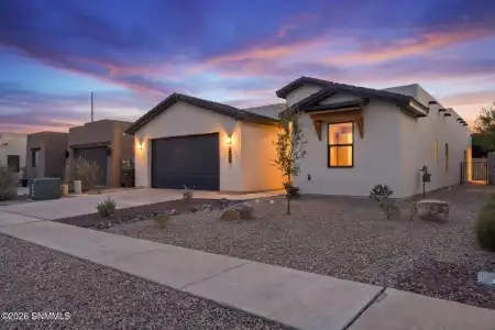 6013 High Plains Place, Las Cruces, New Mexico 88012, 4 Bedrooms Bedrooms, ,2.5 BathroomsBathrooms,Residential,For Sale,High Plains,2602917