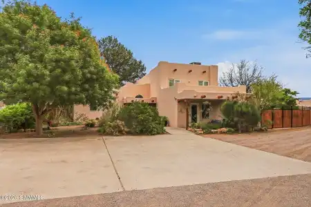 565 Carver Road, Las Cruces, New Mexico 88005, 4 Bedrooms Bedrooms, ,3 BathroomsBathrooms,Residential,For Sale,Carver,2602918