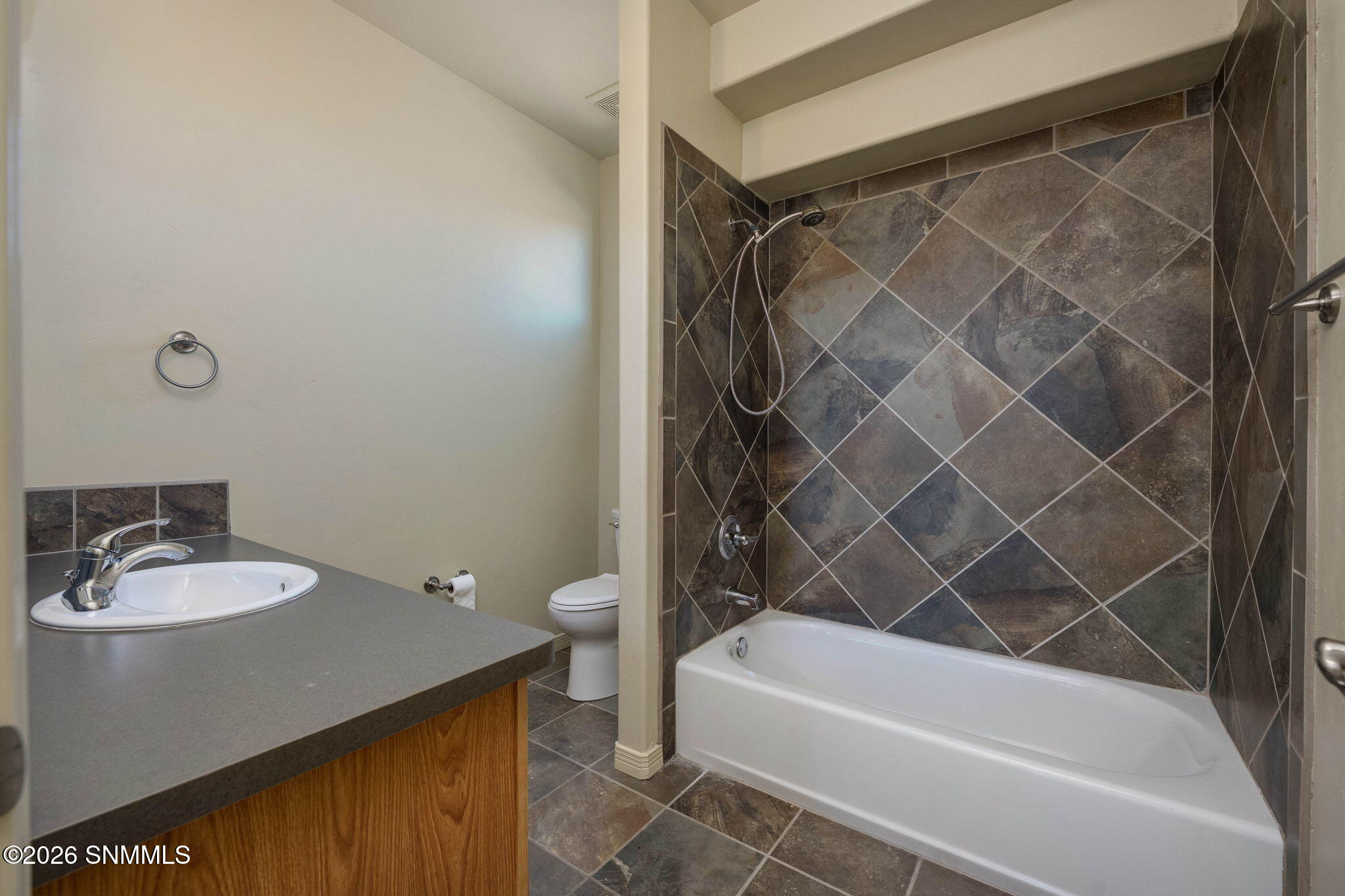 37-web-or-mls-Snappin Homes (Nambe4263)-