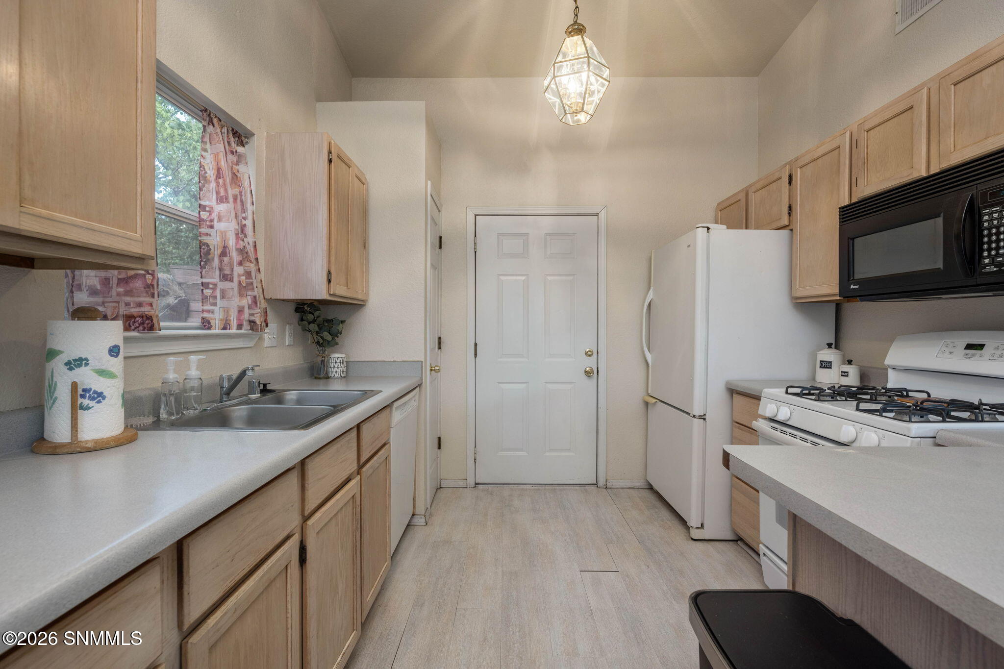 10-web-or-mls-Snappin Homes (Emerald5075