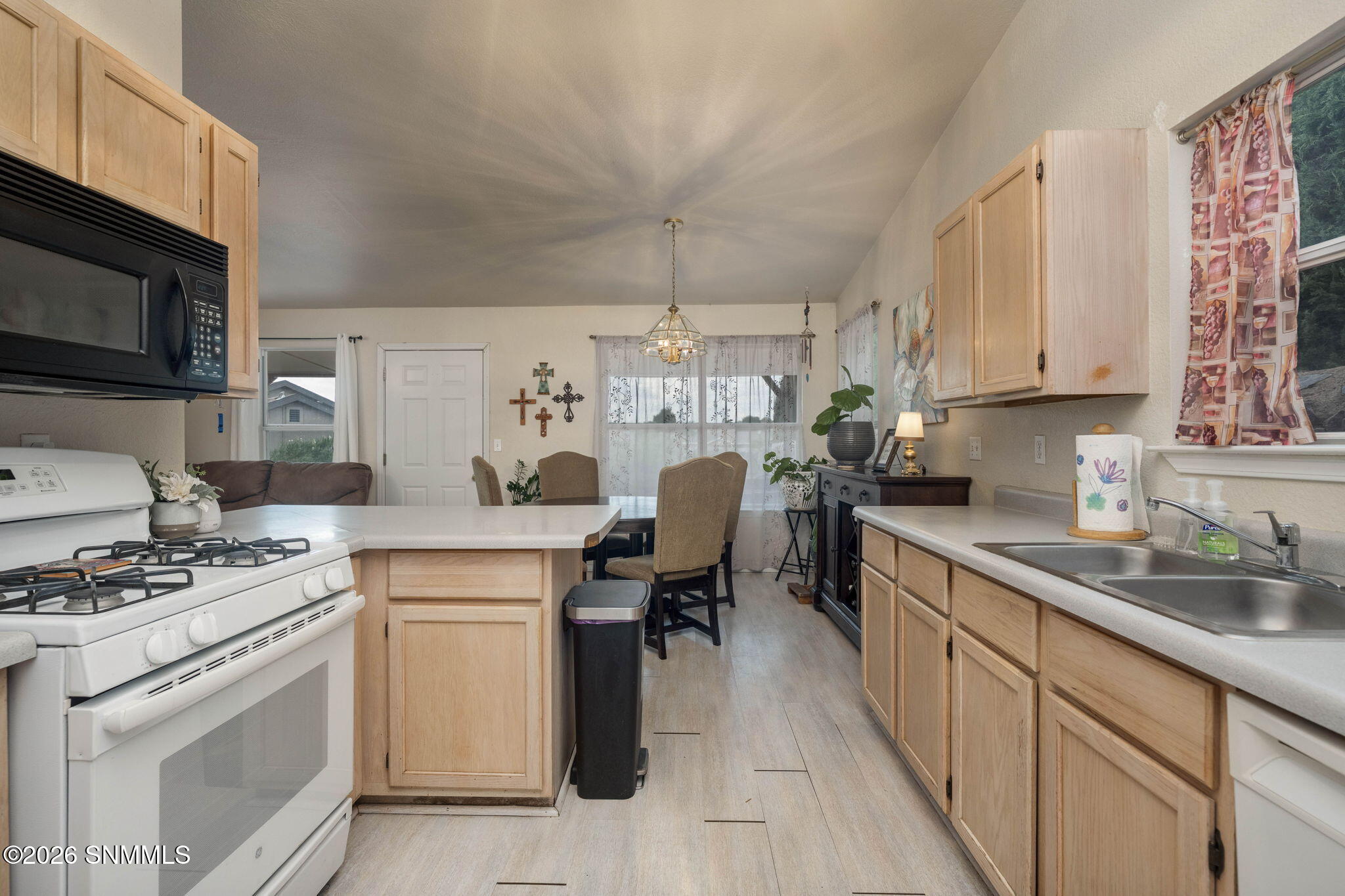 12-web-or-mls-Snappin Homes (Emerald5075