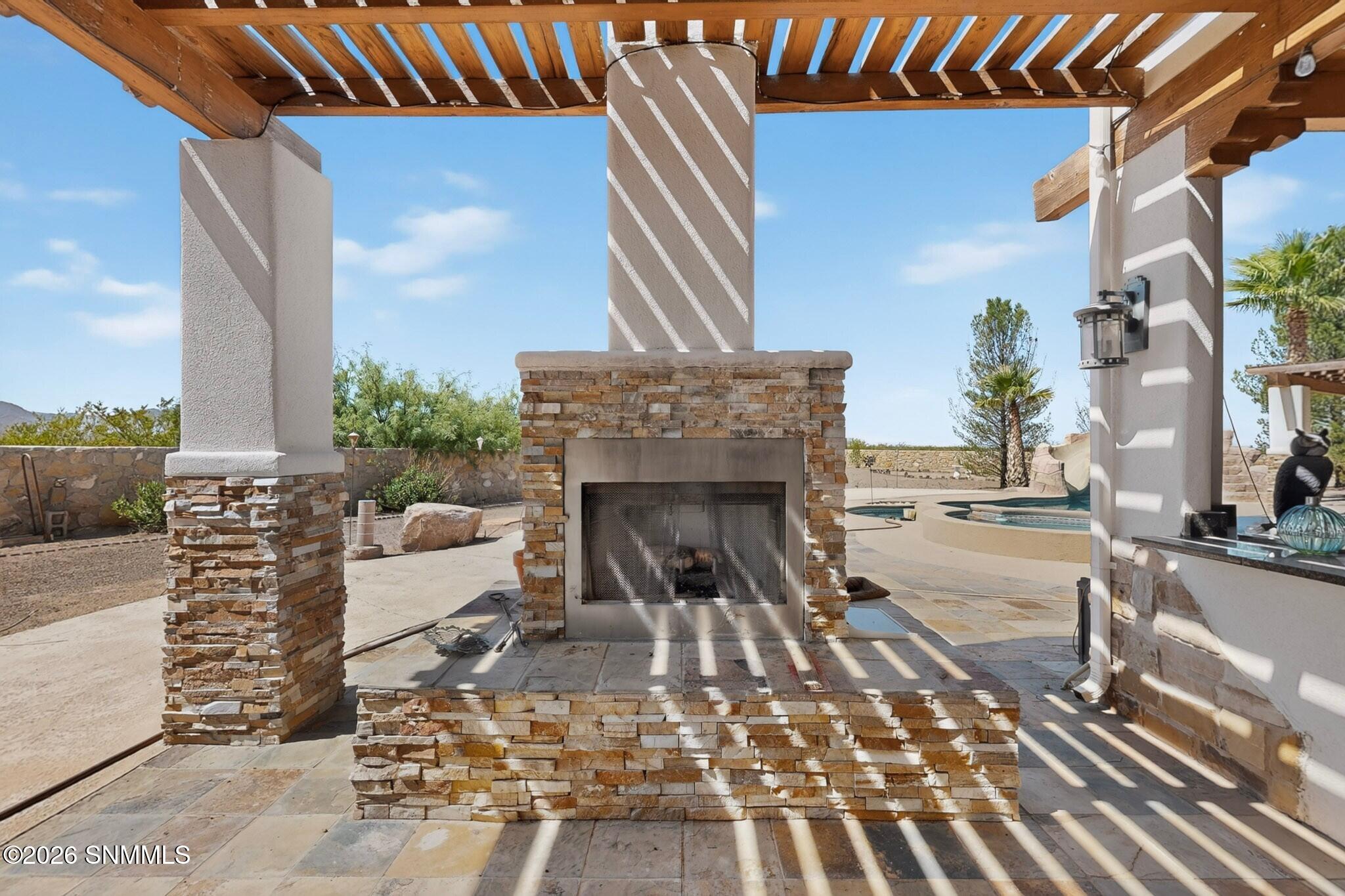 Outdoor Kitchen