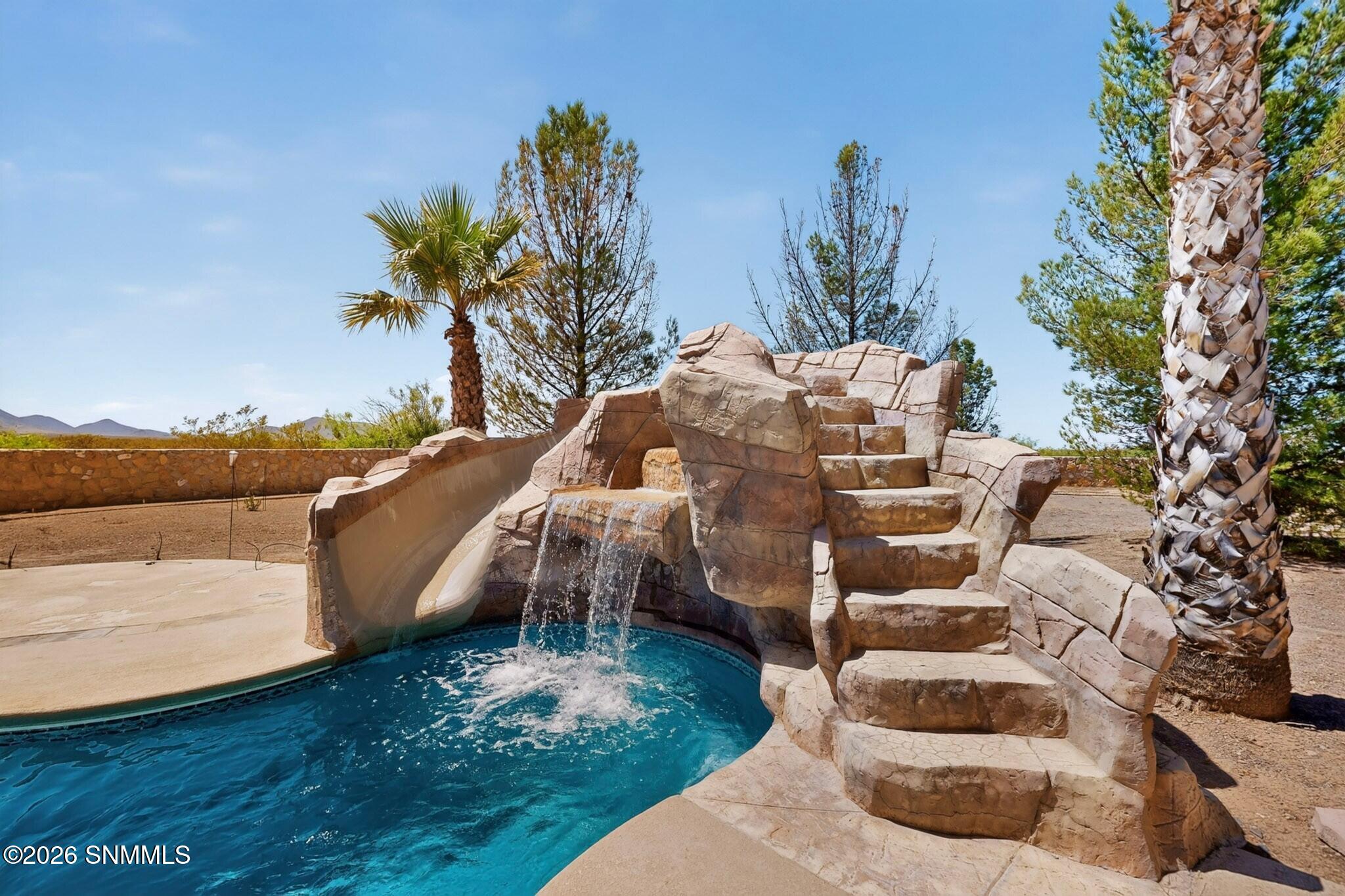 Pool water Feature