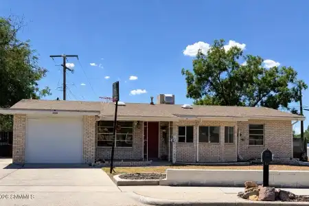 2010 Garrison Road, Las Cruces, New Mexico 88001, 5 Bedrooms Bedrooms, ,1.75 BathroomsBathrooms,Residential,For Sale,Garrison,2602937