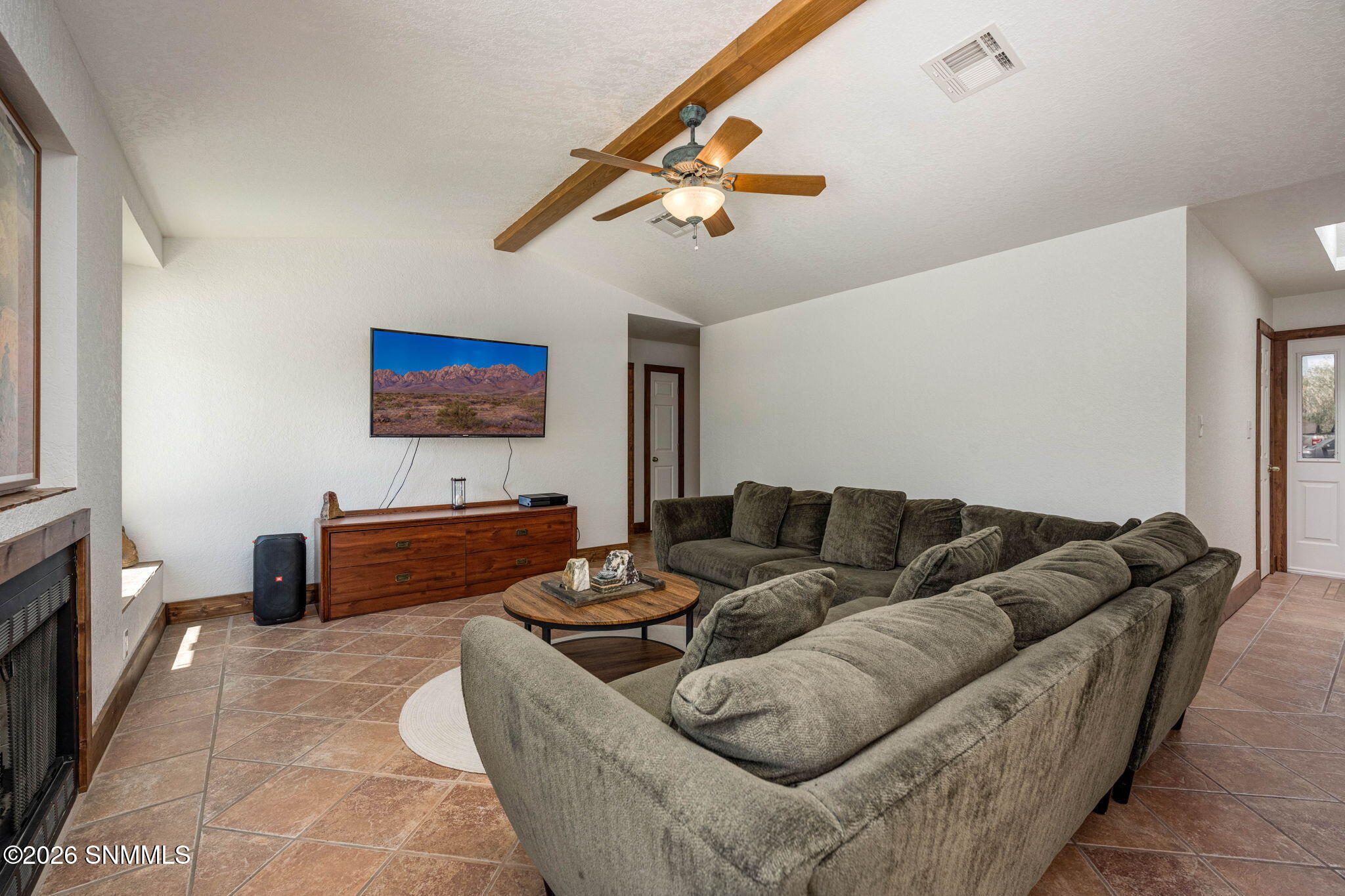 8-web-or-mls-Snappin Homes (BrightStar22