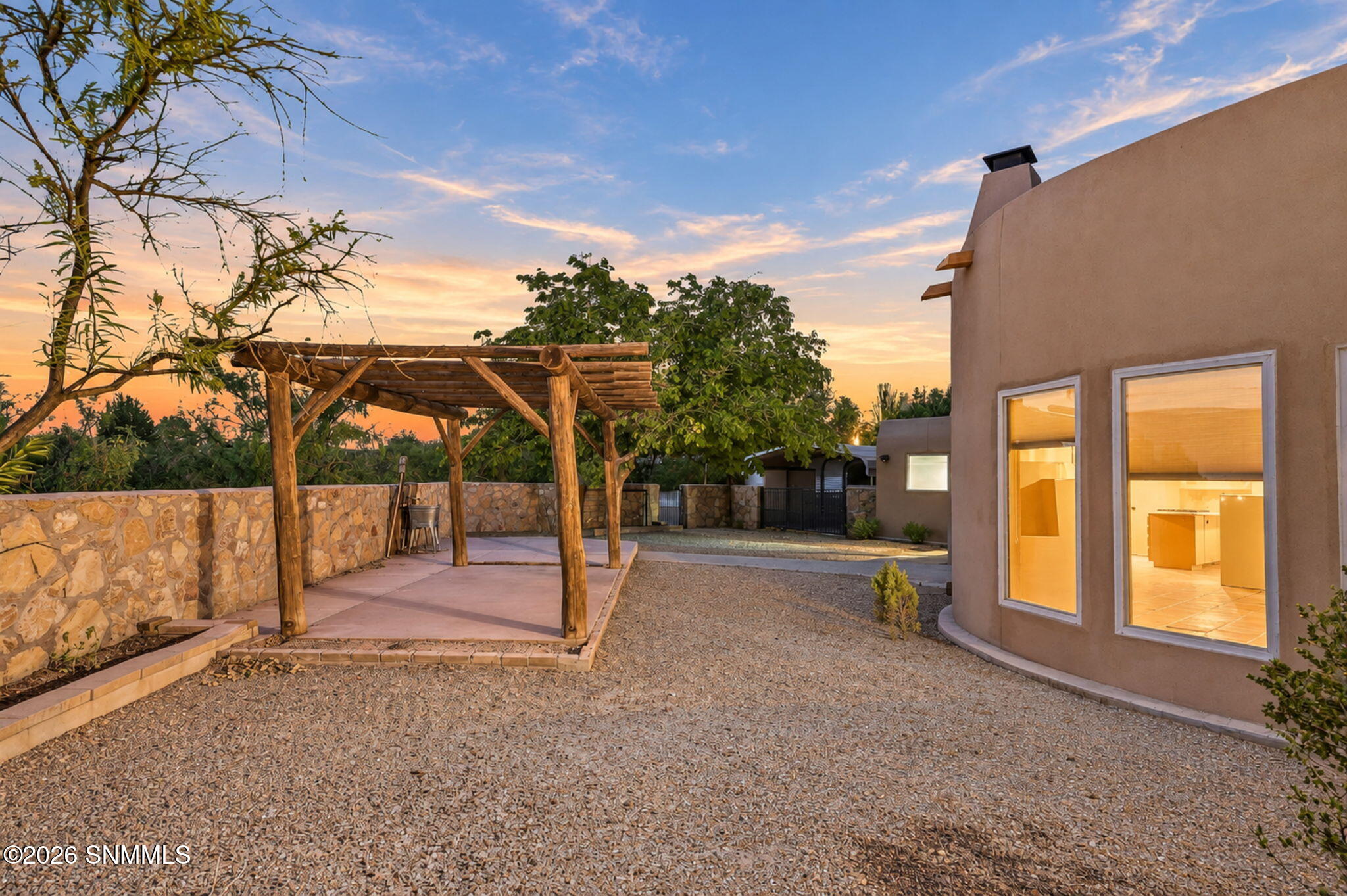 18-web-or-mls-Exterior18