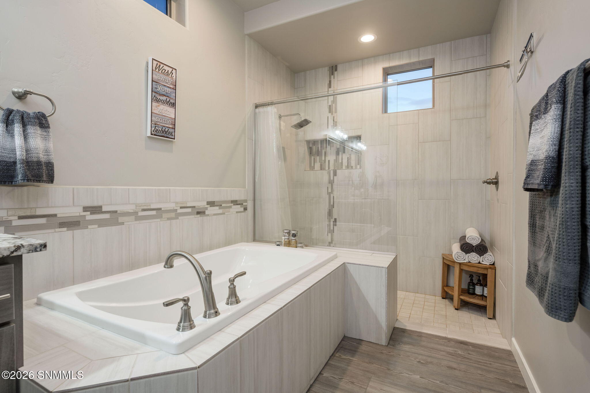 25-web-or-mls-Snappin Homes (SantaClaita