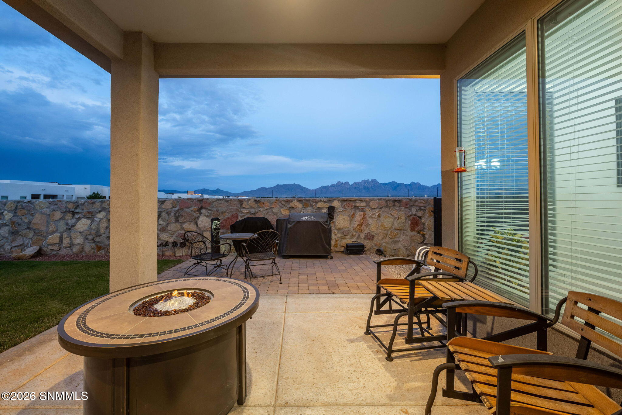 36-web-or-mls-Snappin Homes (SantaClaita