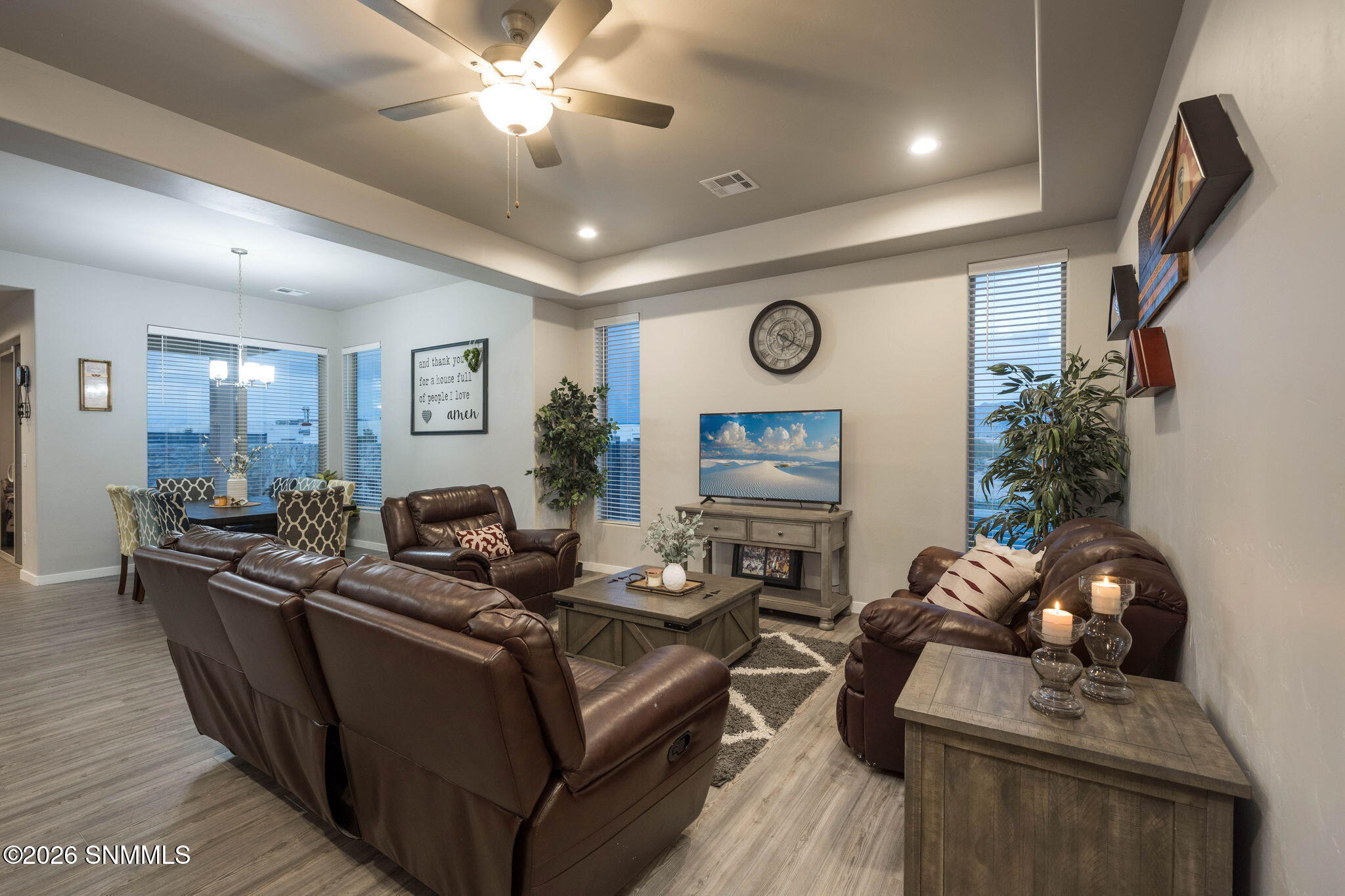 6-web-or-mls-Snappin Homes (SantaClaita3