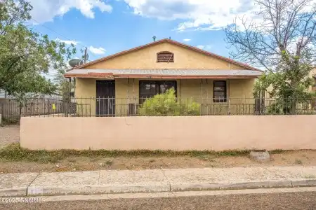 316 Lucero Avenue, Las Cruces, New Mexico 88001, 2 Bedrooms Bedrooms, ,1 BathroomBathrooms,Residential,For Sale,Lucero,2602975