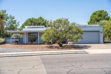 640 Frontier Drive, Las Cruces, New Mexico 88011, 2 Bedrooms Bedrooms, ,1.75 BathroomsBathrooms,Residential,For Sale,Frontier,2602711