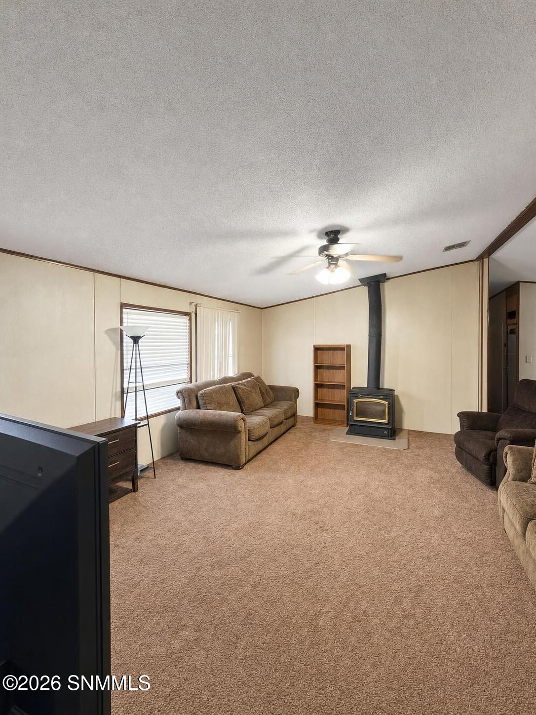 PATINO REAL ESTATE - 06 - Living Room 2