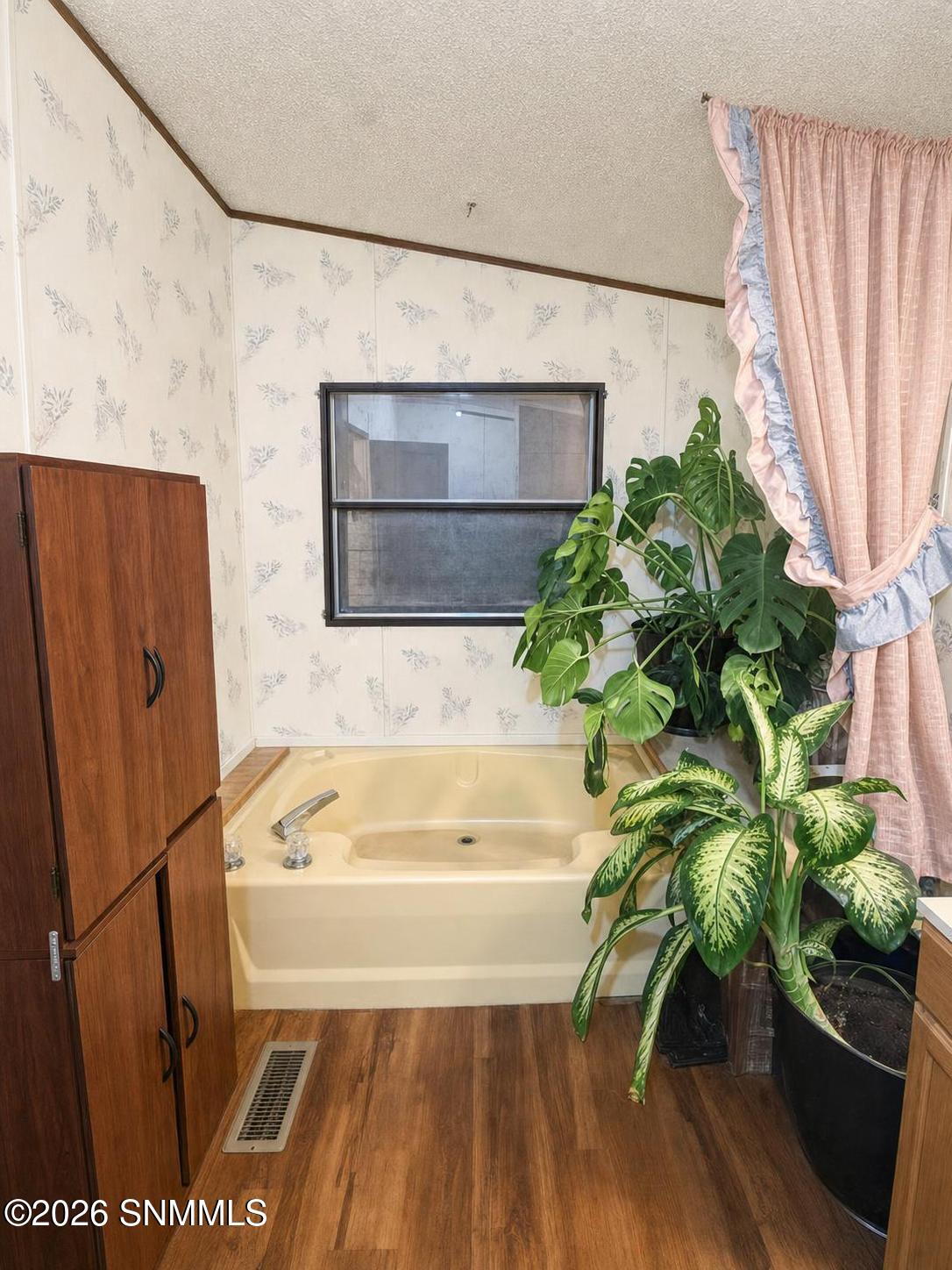 PATINO REAL ESTATE - 12 - Primary Bathro