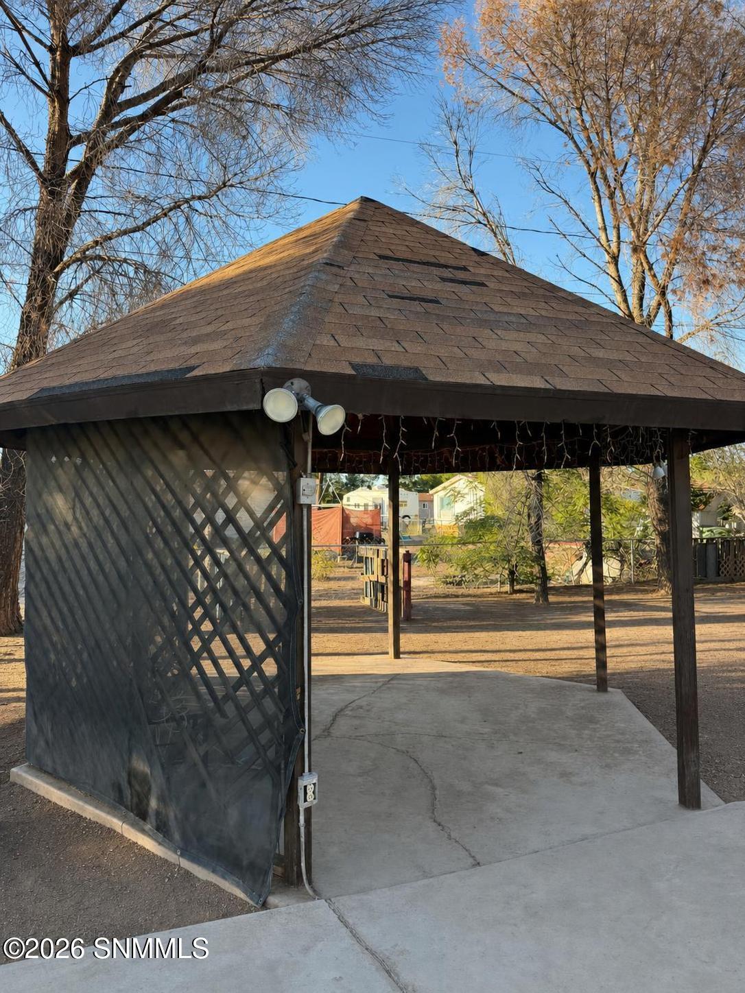 PATINO REAL ESTATE - 25 - Gazebo 1
