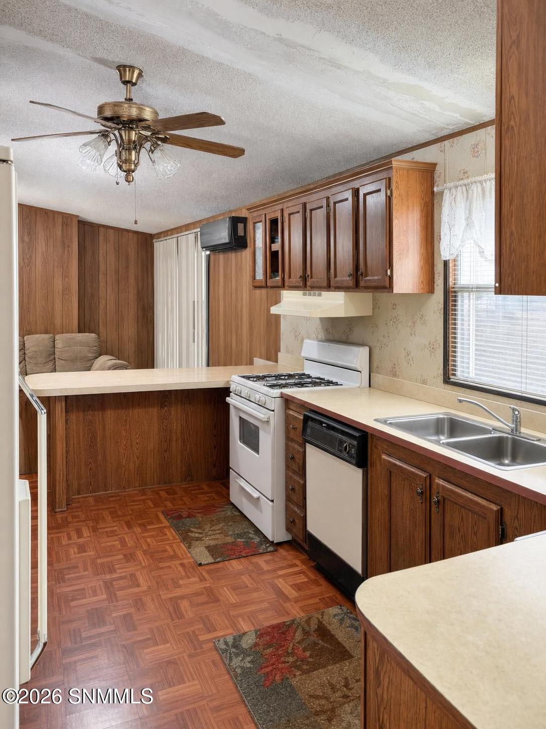 PATINO REAL ESTATE - 01 - Kitchen 1