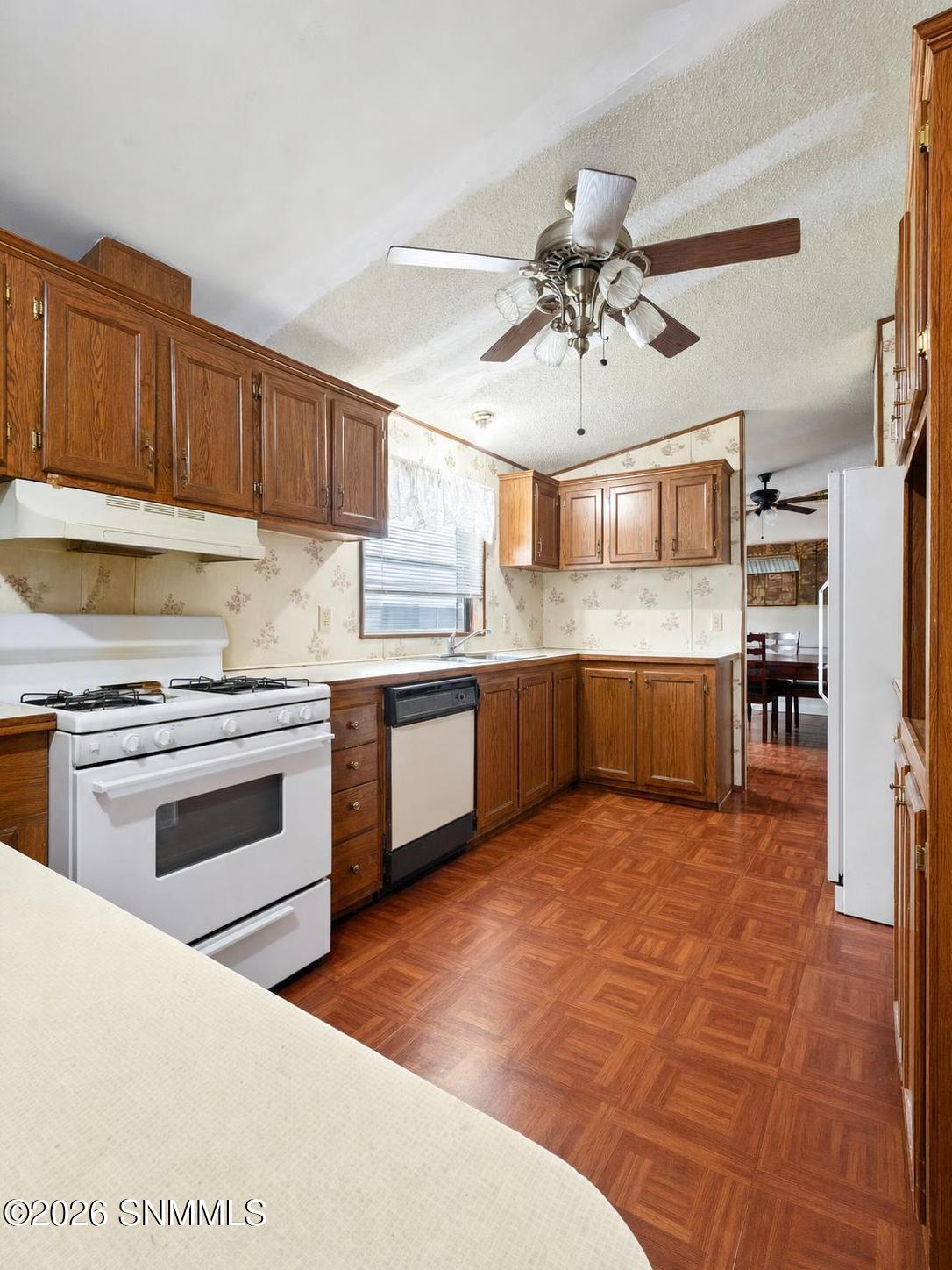 PATINO REAL ESTATE - 02 - Kitchen 2