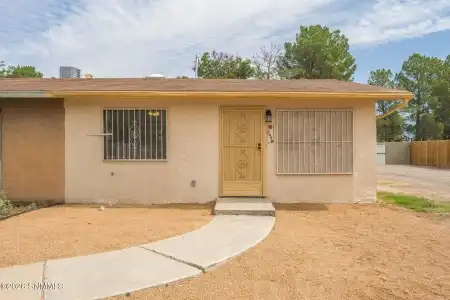 2039 Stanford Street, Las Cruces, New Mexico 88005, 2 Bedrooms Bedrooms, ,1 BathroomBathrooms,Residential,For Sale,Stanford,2602997