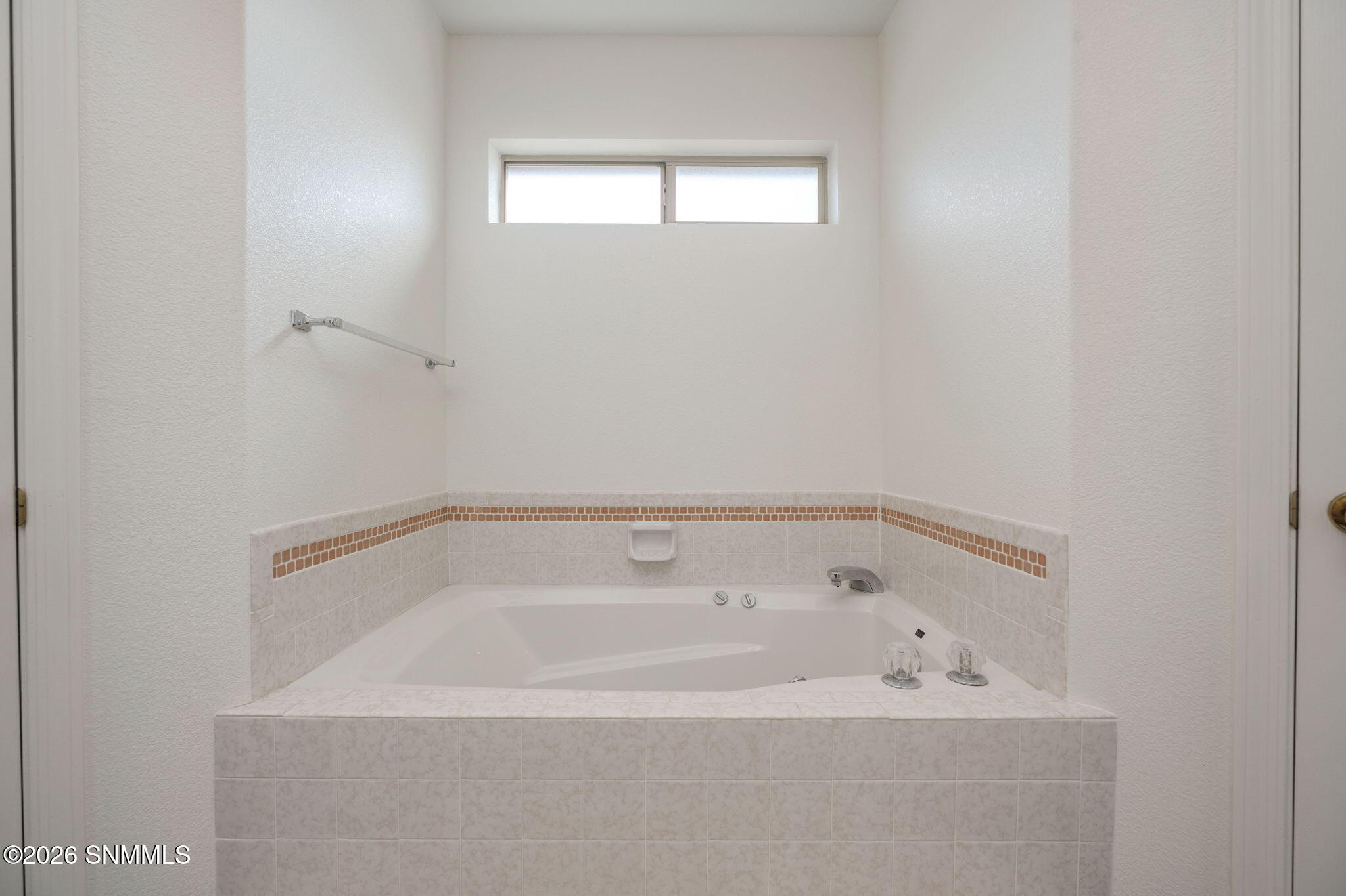 21-web-or-mls-Snappin Homes (Fran1032)-2