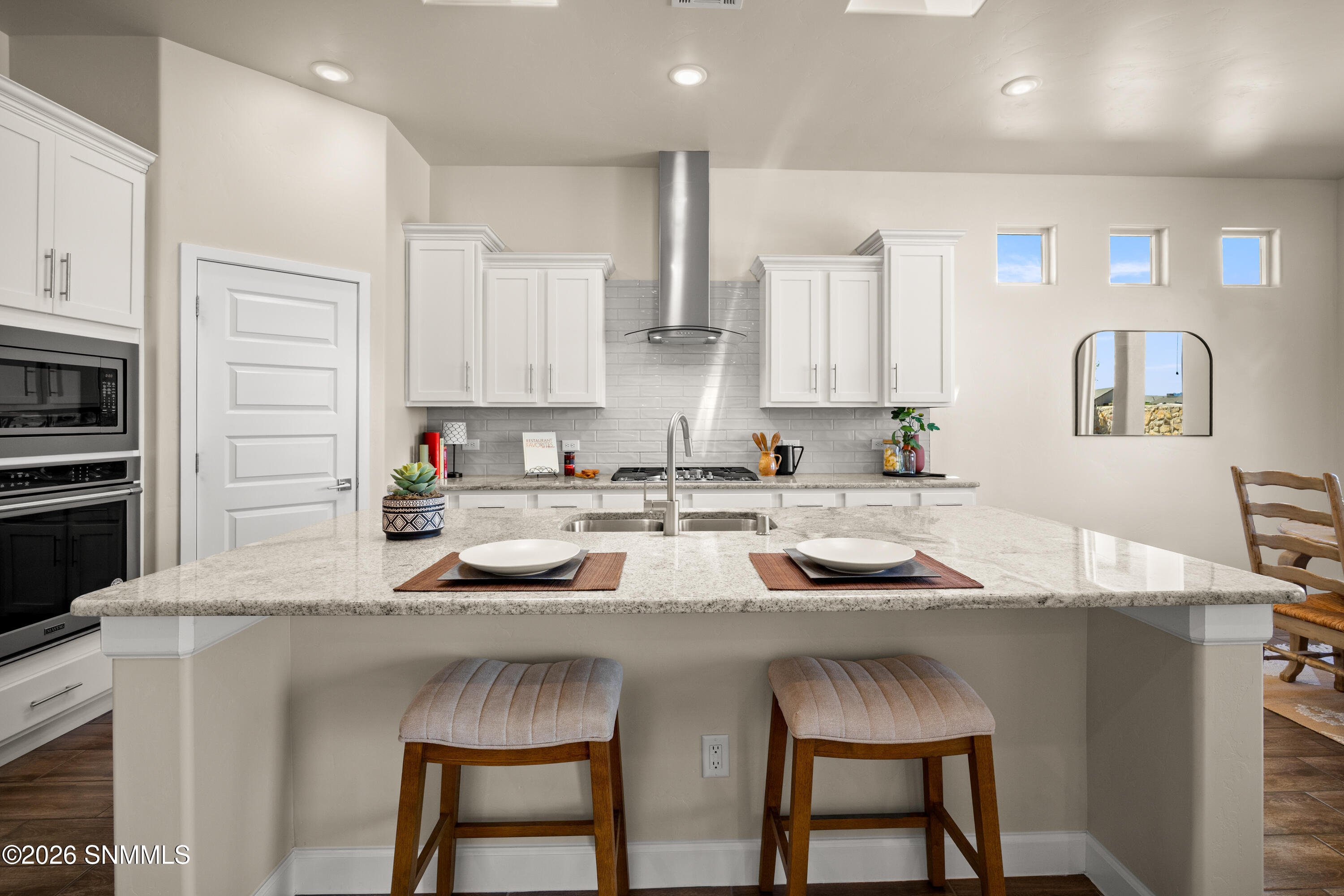 6840-Electra-Ave-MLS-Camera-Guy-12