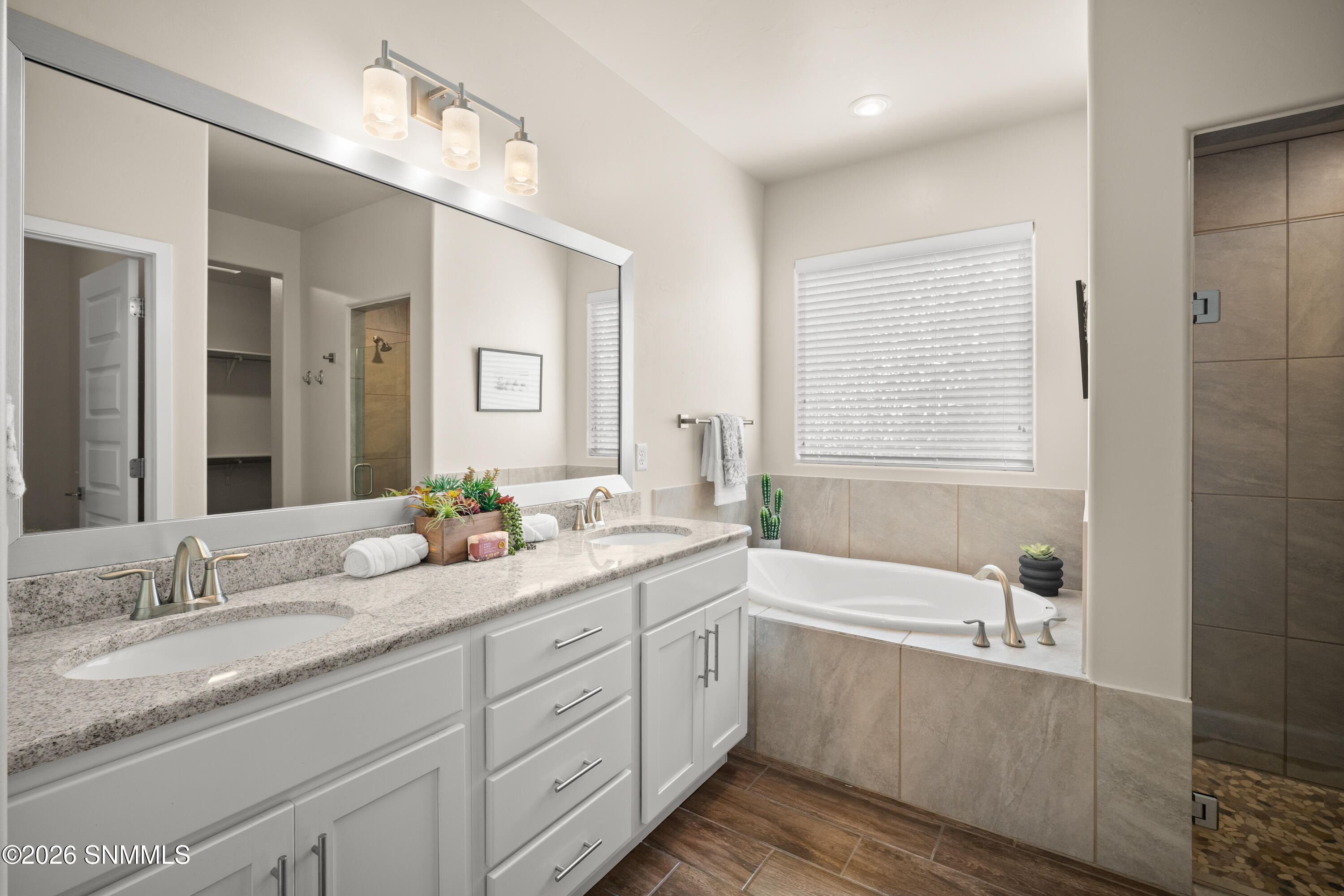 6840-Electra-Ave-MLS-Camera-Guy-41