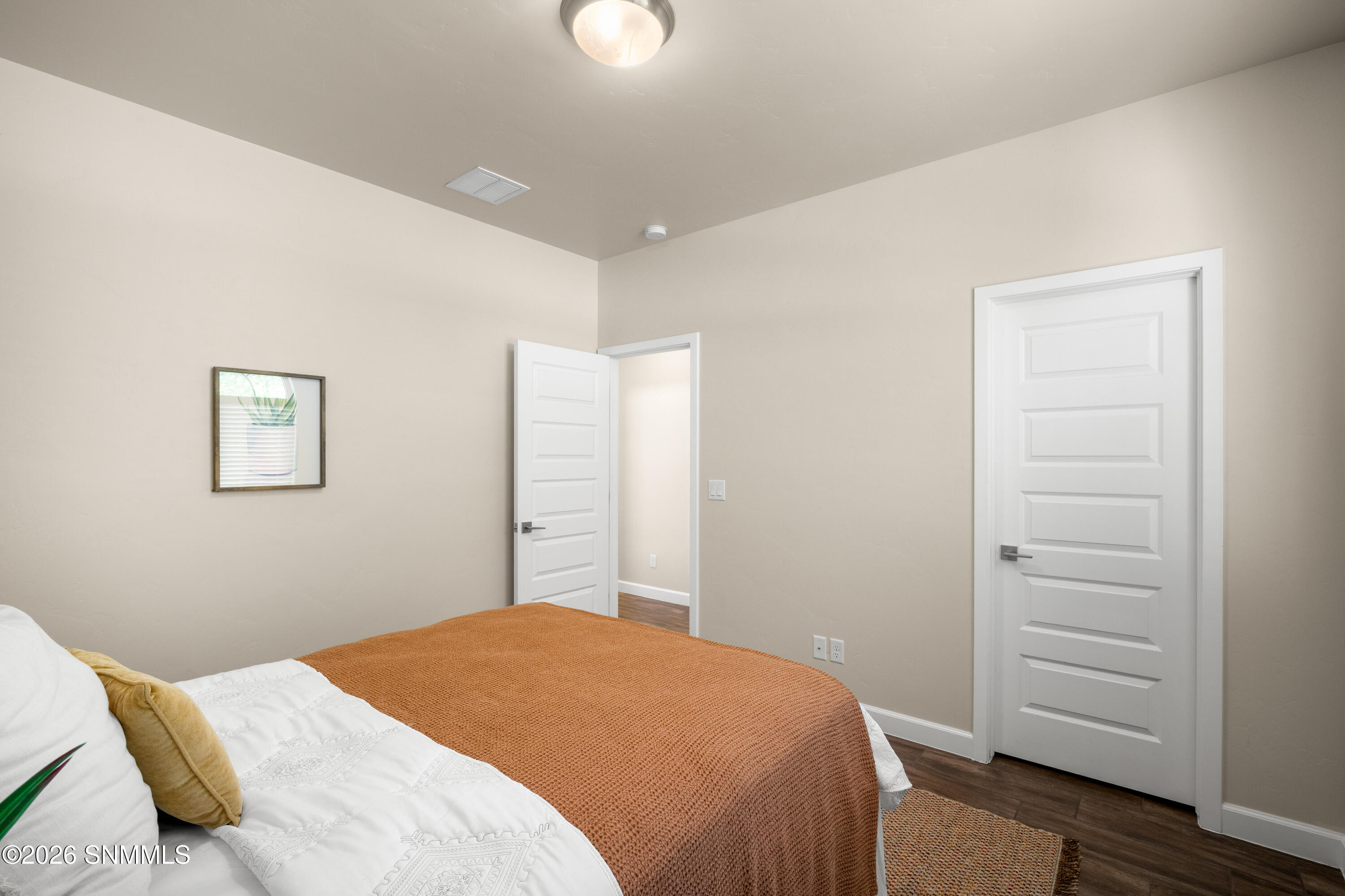 6840-Electra-Ave-MLS-Camera-Guy-37