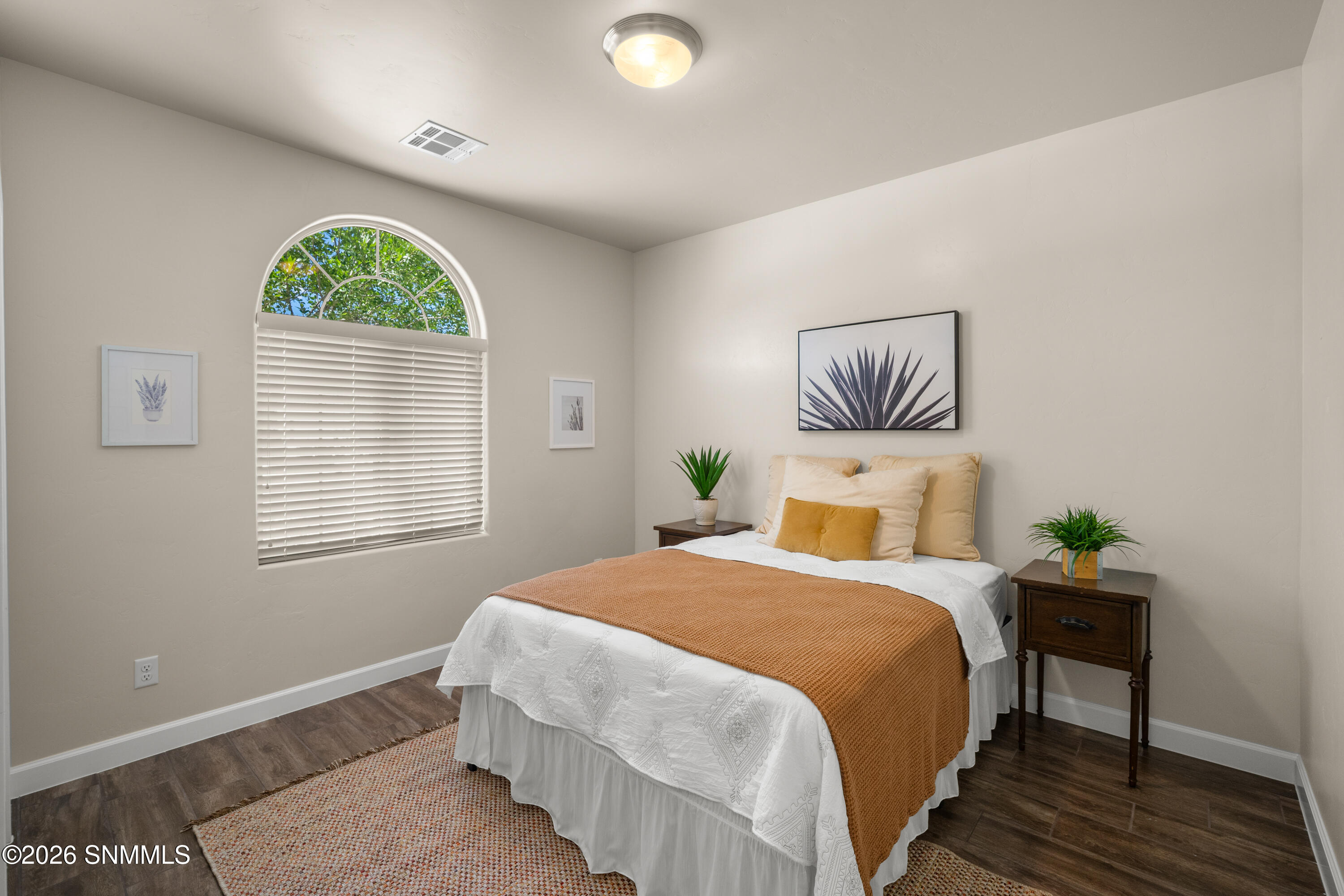 6840-Electra-Ave-MLS-Camera-Guy-36