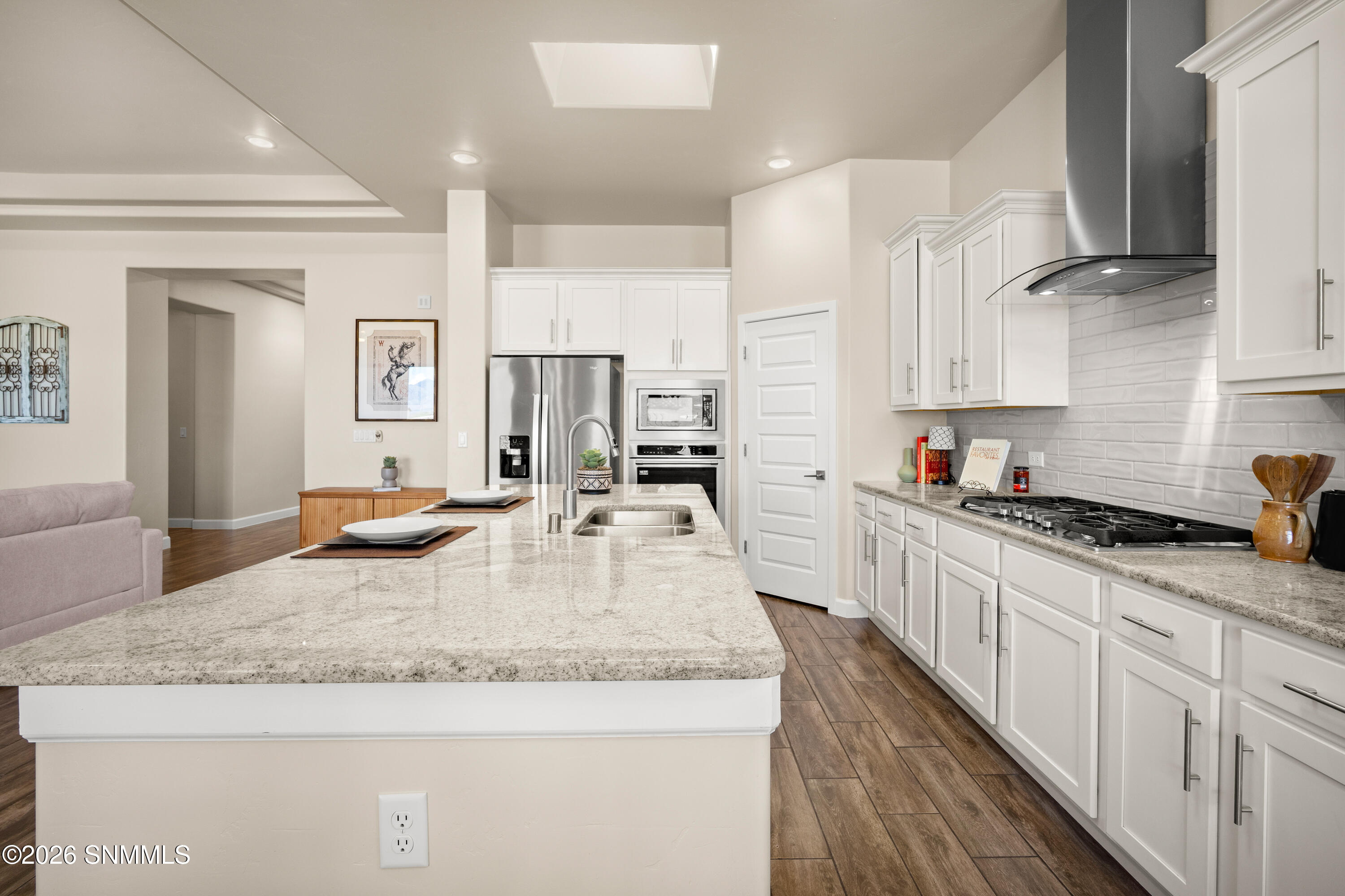 6840-Electra-Ave-MLS-Camera-Guy-13