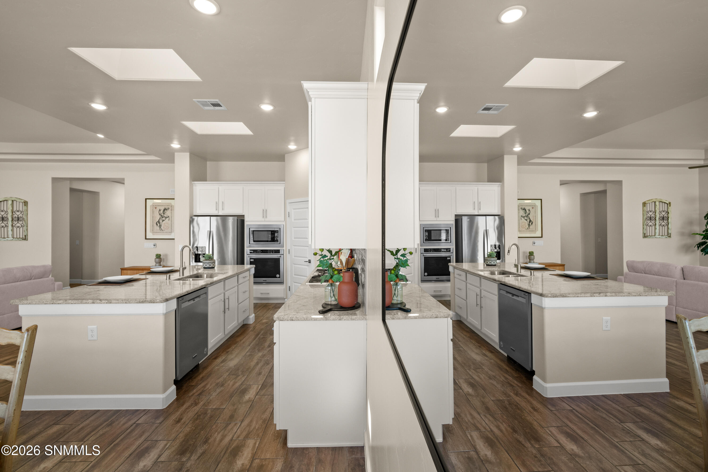 6840-Electra-Ave-MLS-Camera-Guy-20