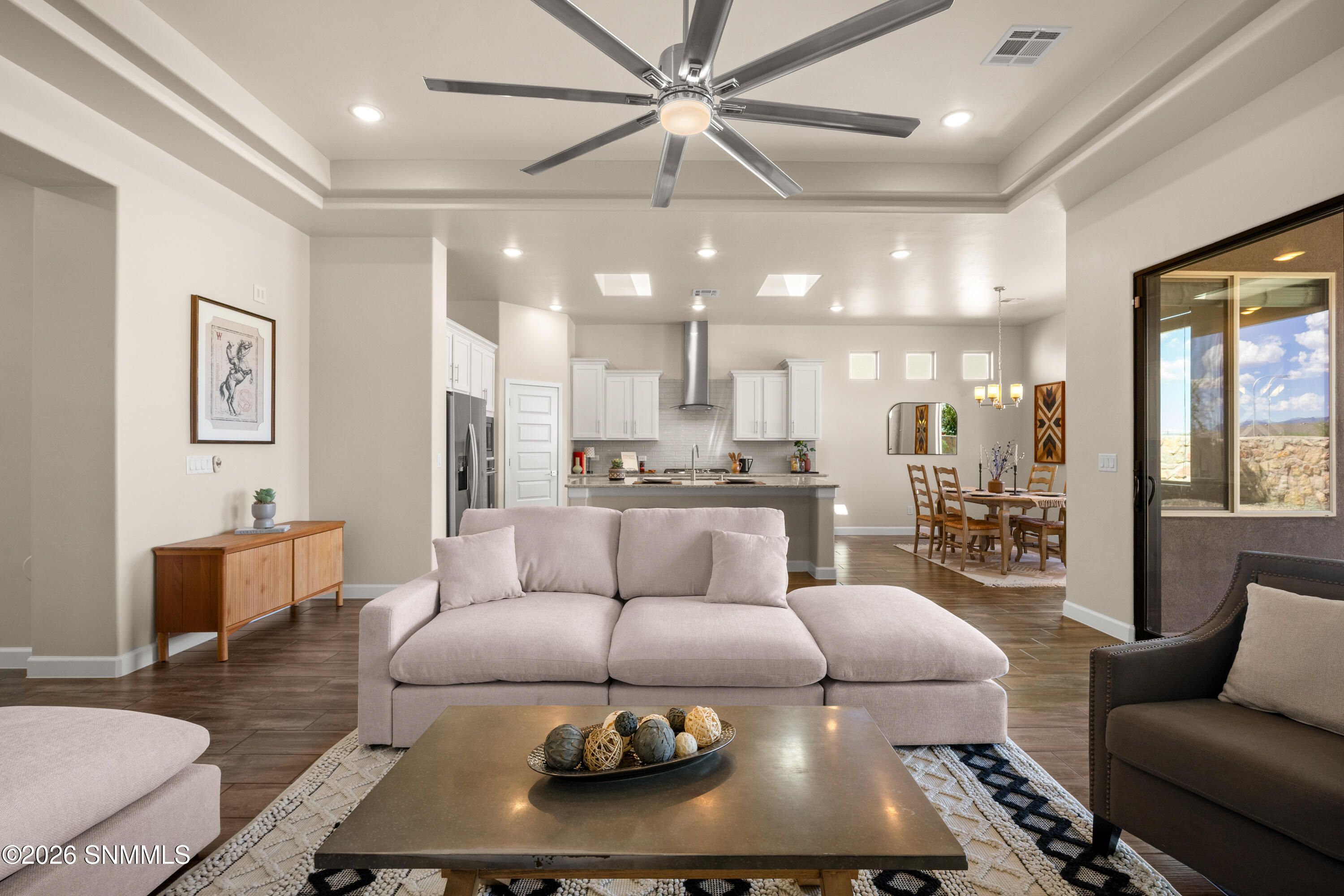 6840-Electra-Ave-MLS-Camera-Guy-27