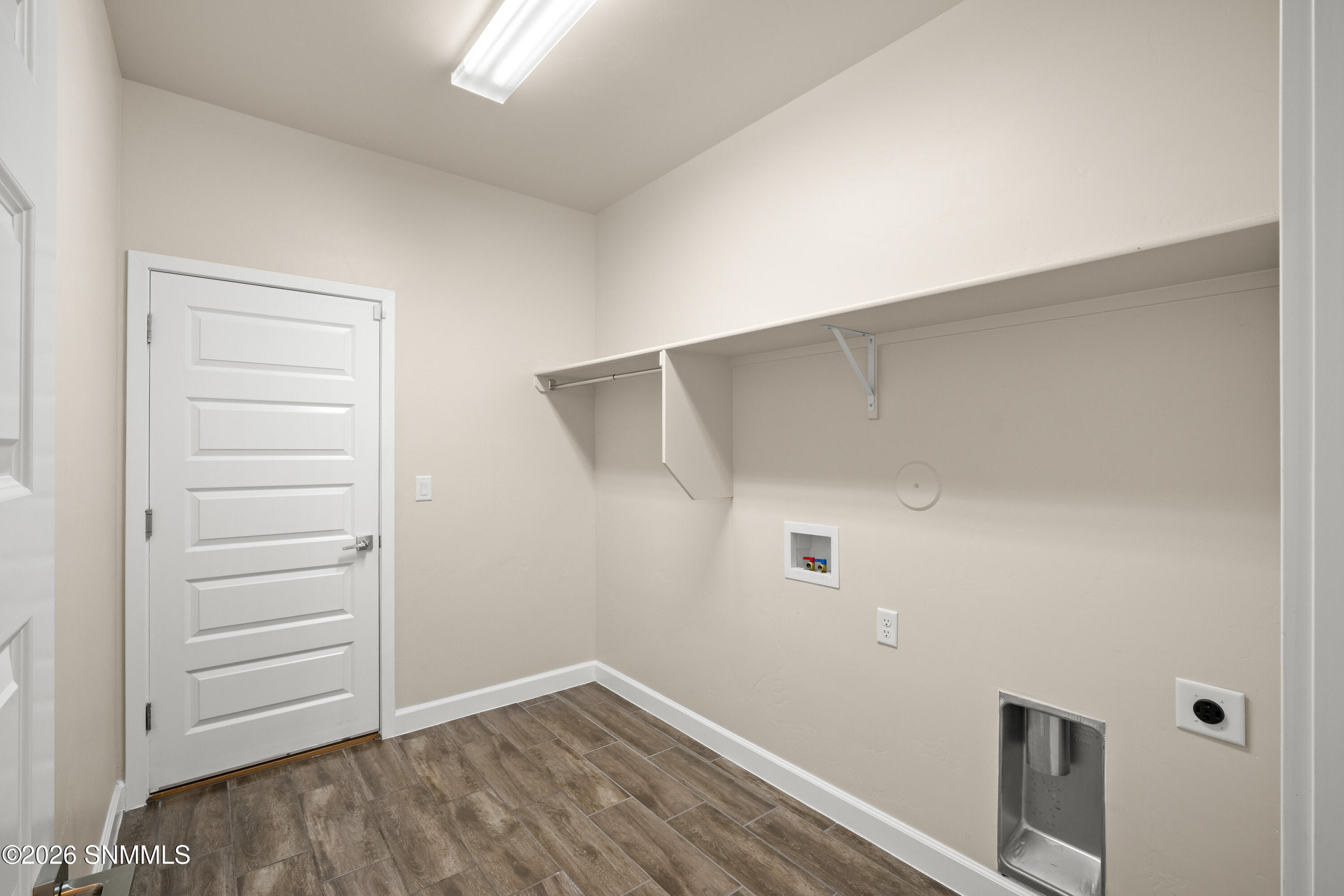 6840-Electra-Ave-MLS-Camera-Guy-38