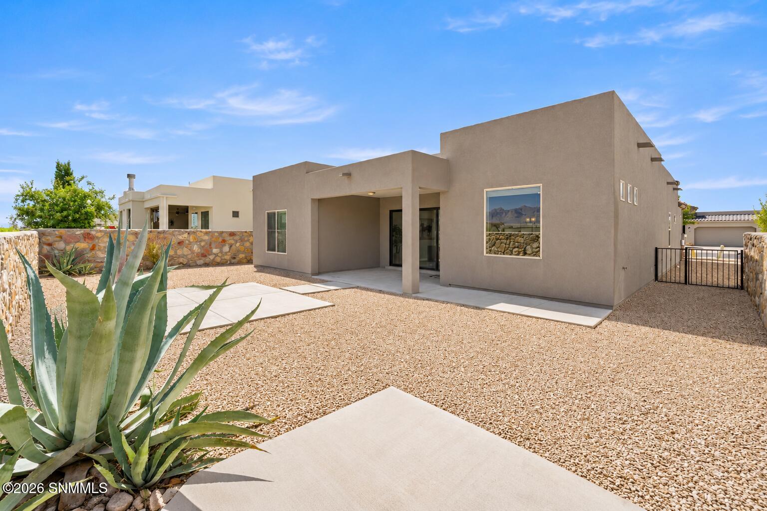 6840-Electra-Ave-MLS-Camera-Guy-49