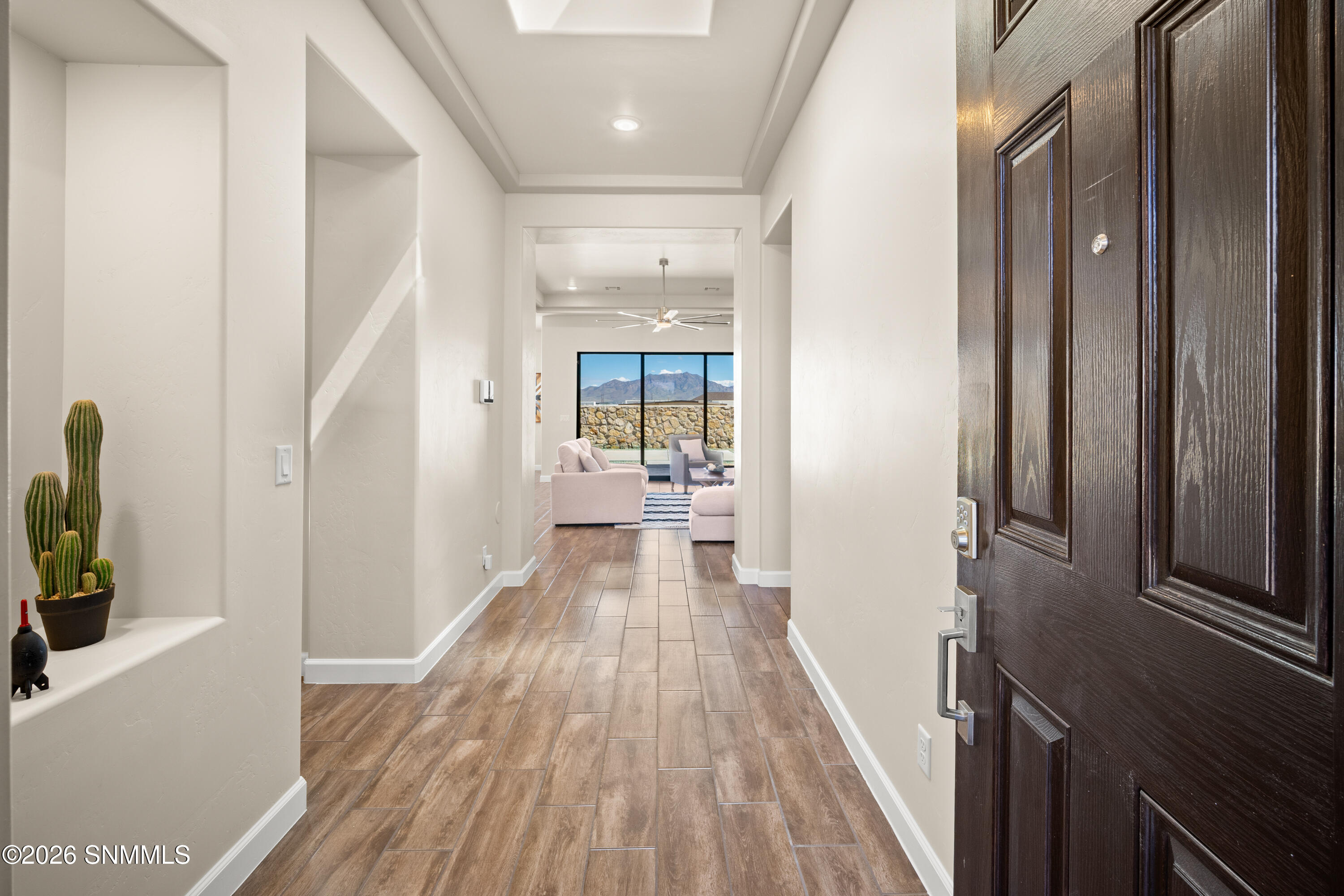 6840-Electra-Ave-MLS-Camera-Guy-7