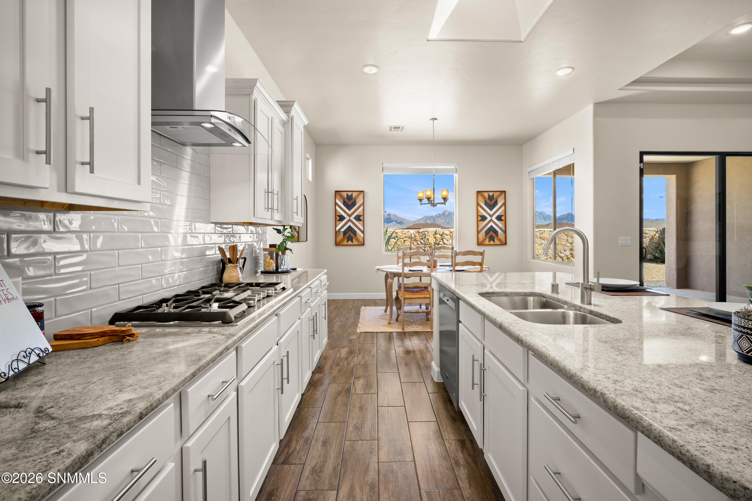 6840-Electra-Ave-MLS-Camera-Guy-10