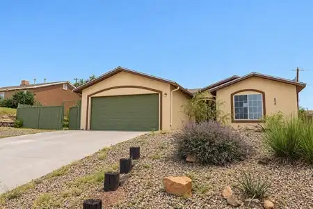 5212 Navajo Trail, Las Cruces, New Mexico 88012, 3 Bedrooms Bedrooms, ,2 BathroomsBathrooms,Residential,For Sale,Navajo,2603033