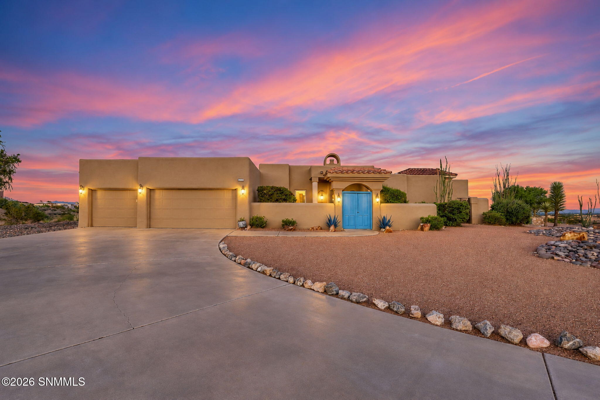 21-web-or-mls-Exterior_21