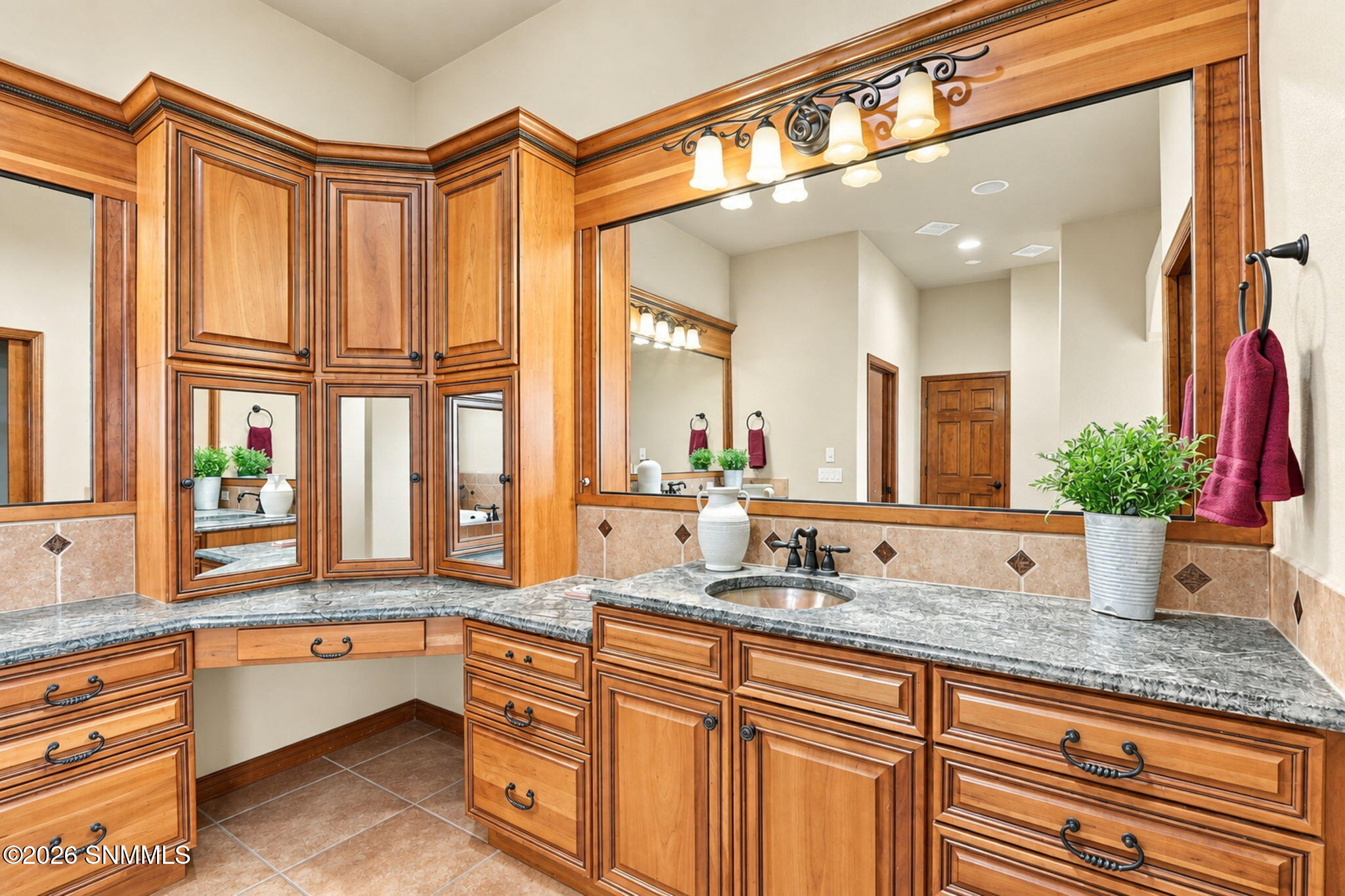 49-web-or-mls-Interior_26