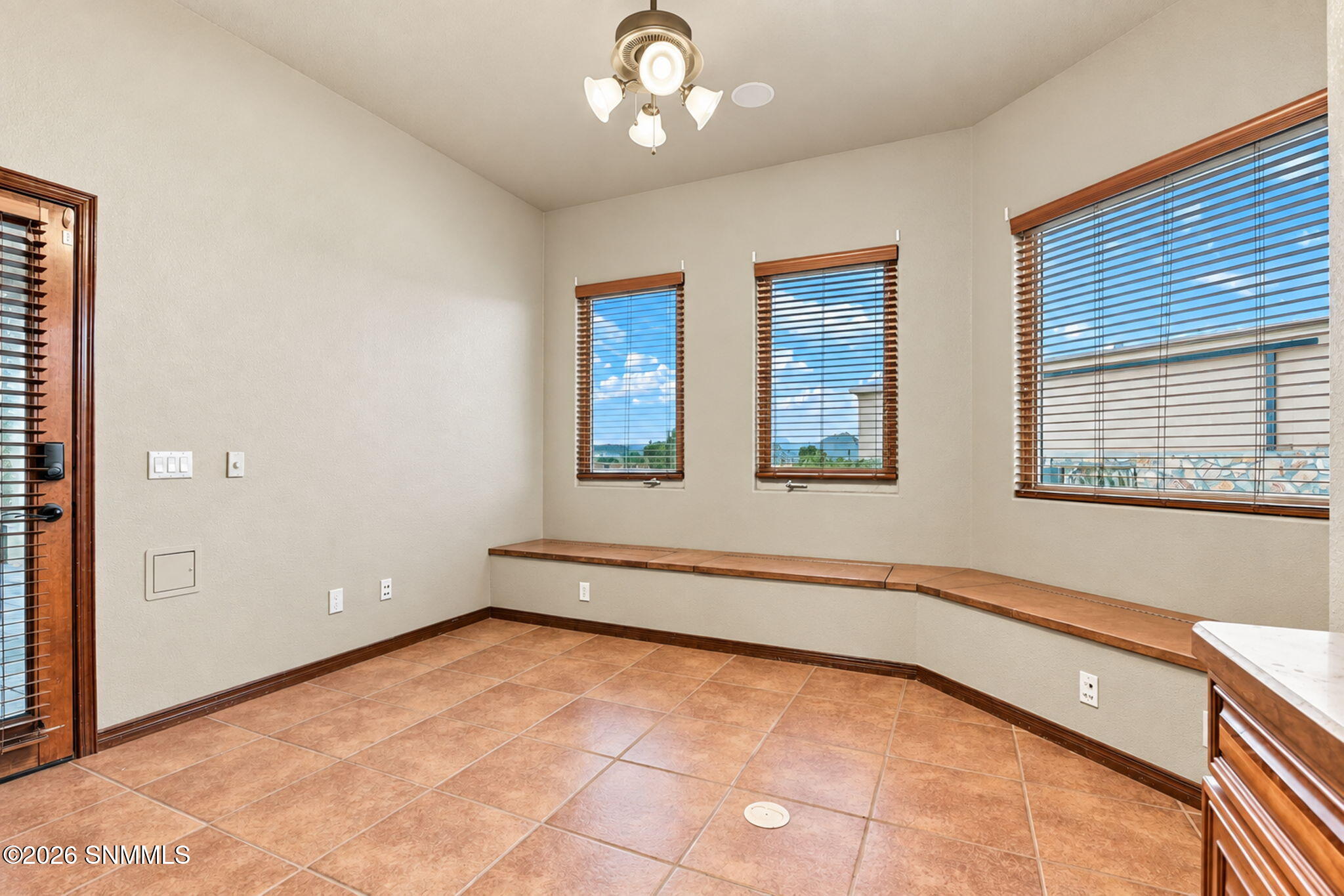 63-web-or-mls-Interior_40