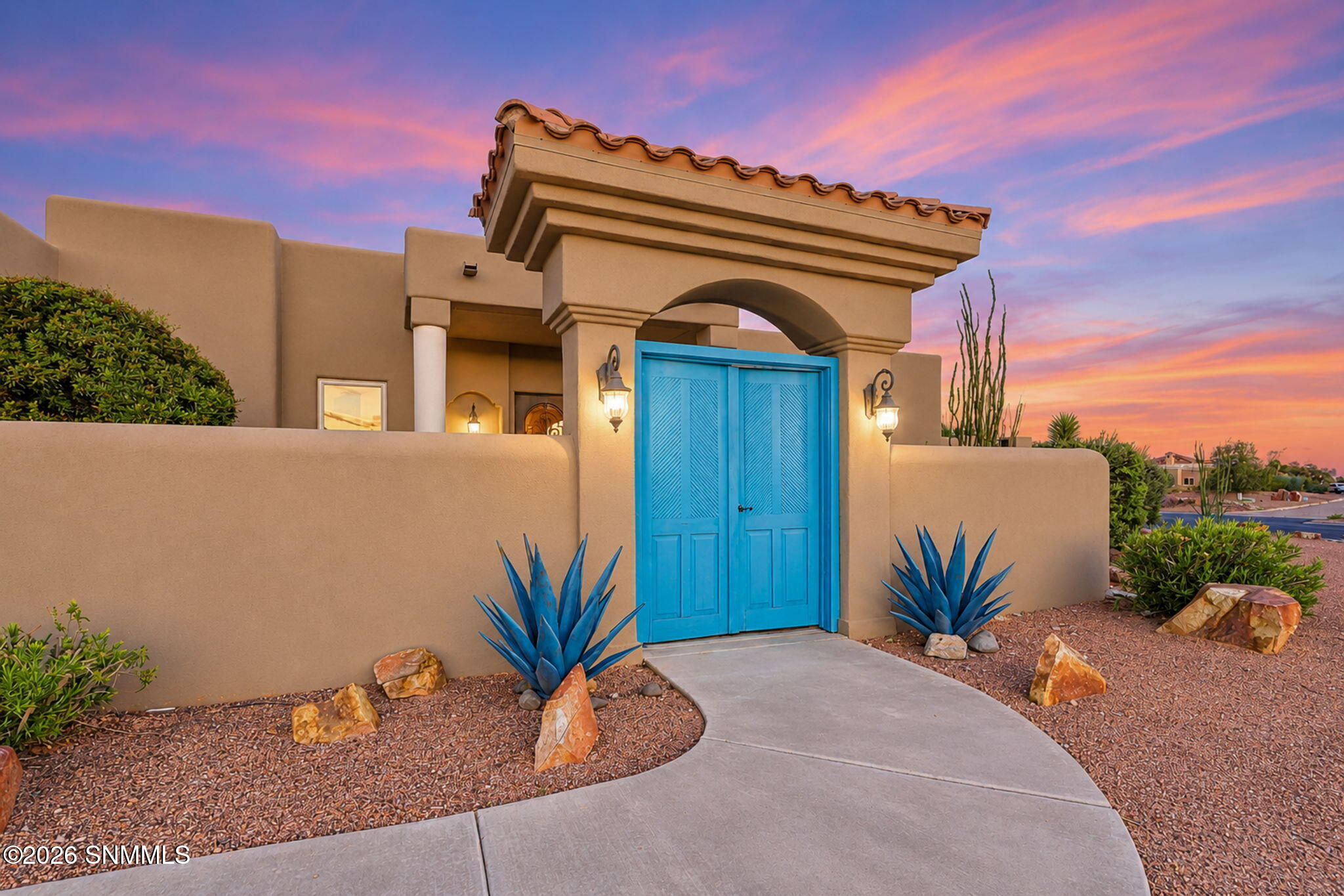 10-web-or-mls-Exterior_10