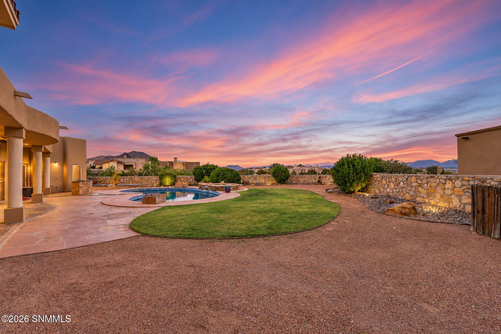 2-web-or-mls-Exterior_2
