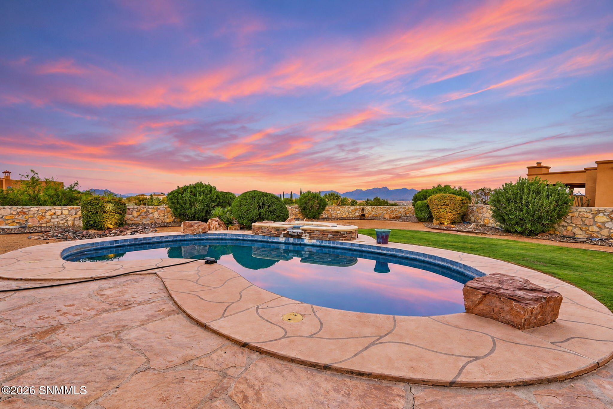 15-web-or-mls-Exterior_15