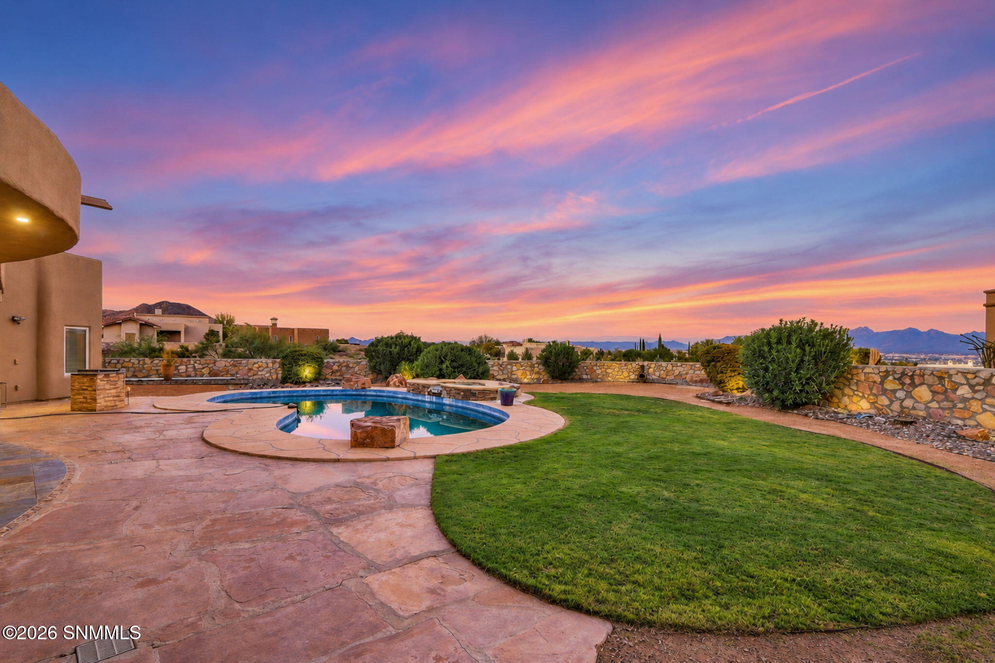 14-web-or-mls-Exterior_14