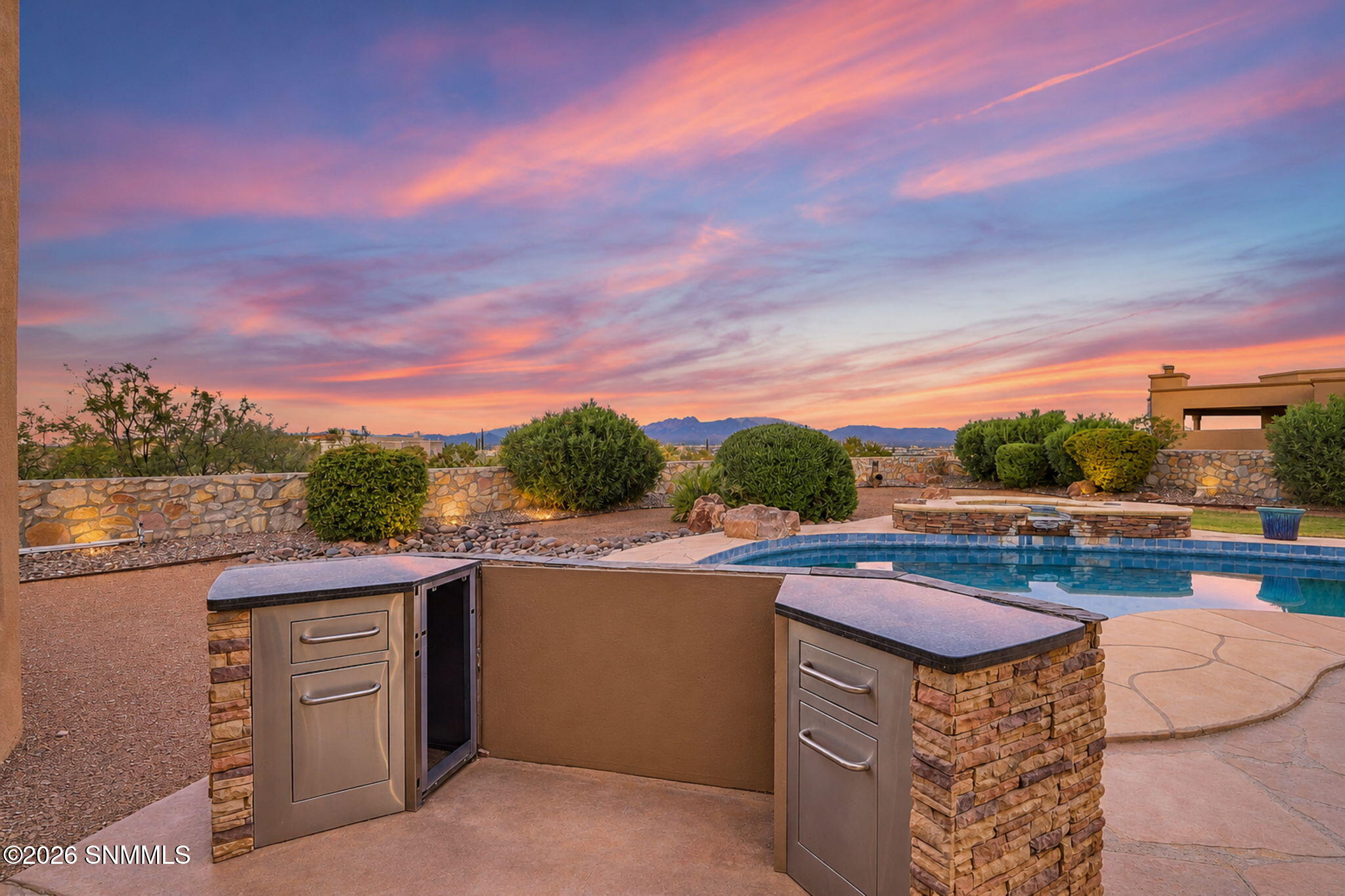 16-web-or-mls-Exterior_16