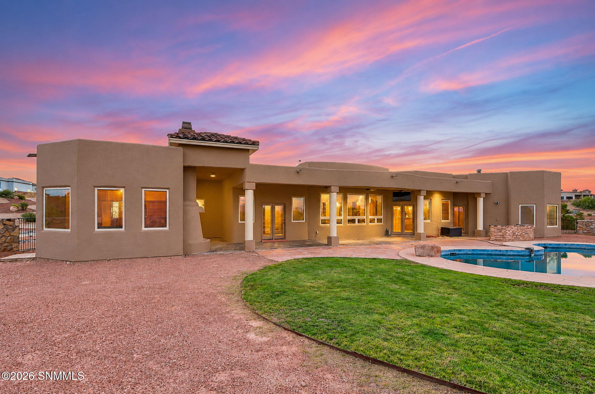 19-web-or-mls-Exterior_19