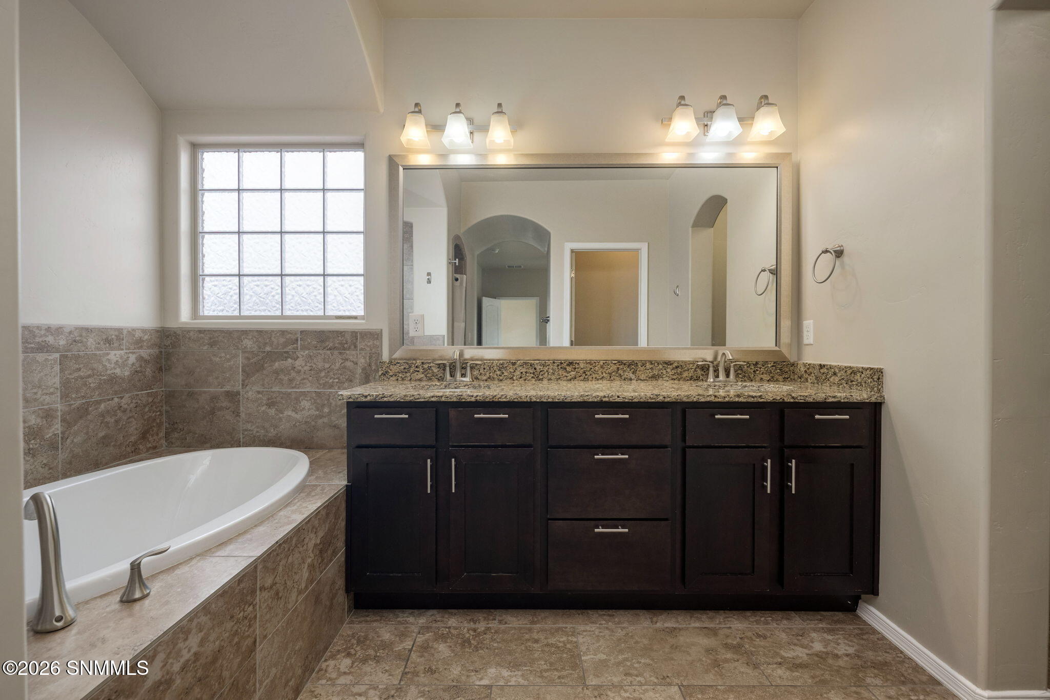 19-web-or-mls-Snappin Homes (VillaNapoli