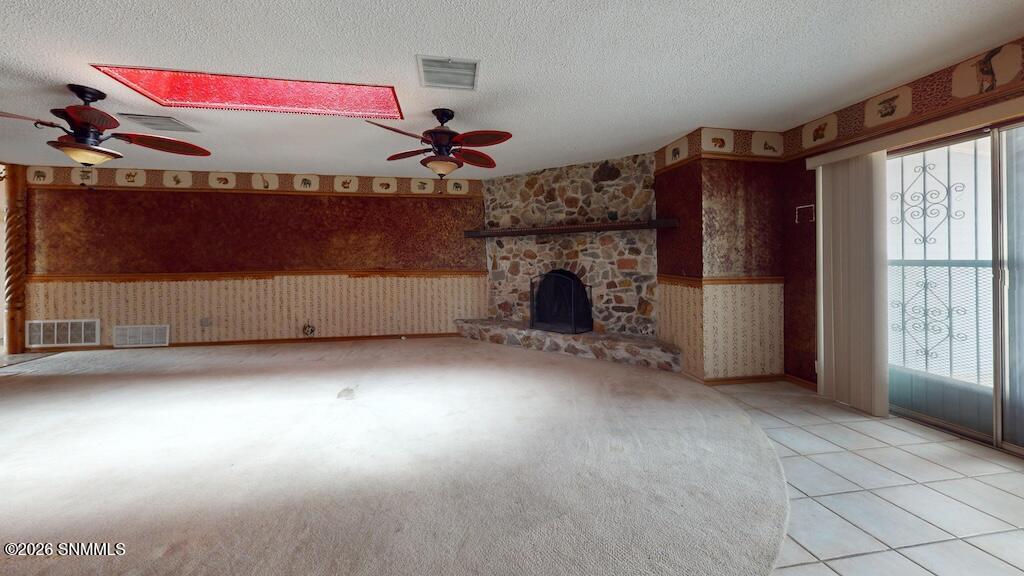 2045-Arlington-Ave-Living-Room 4