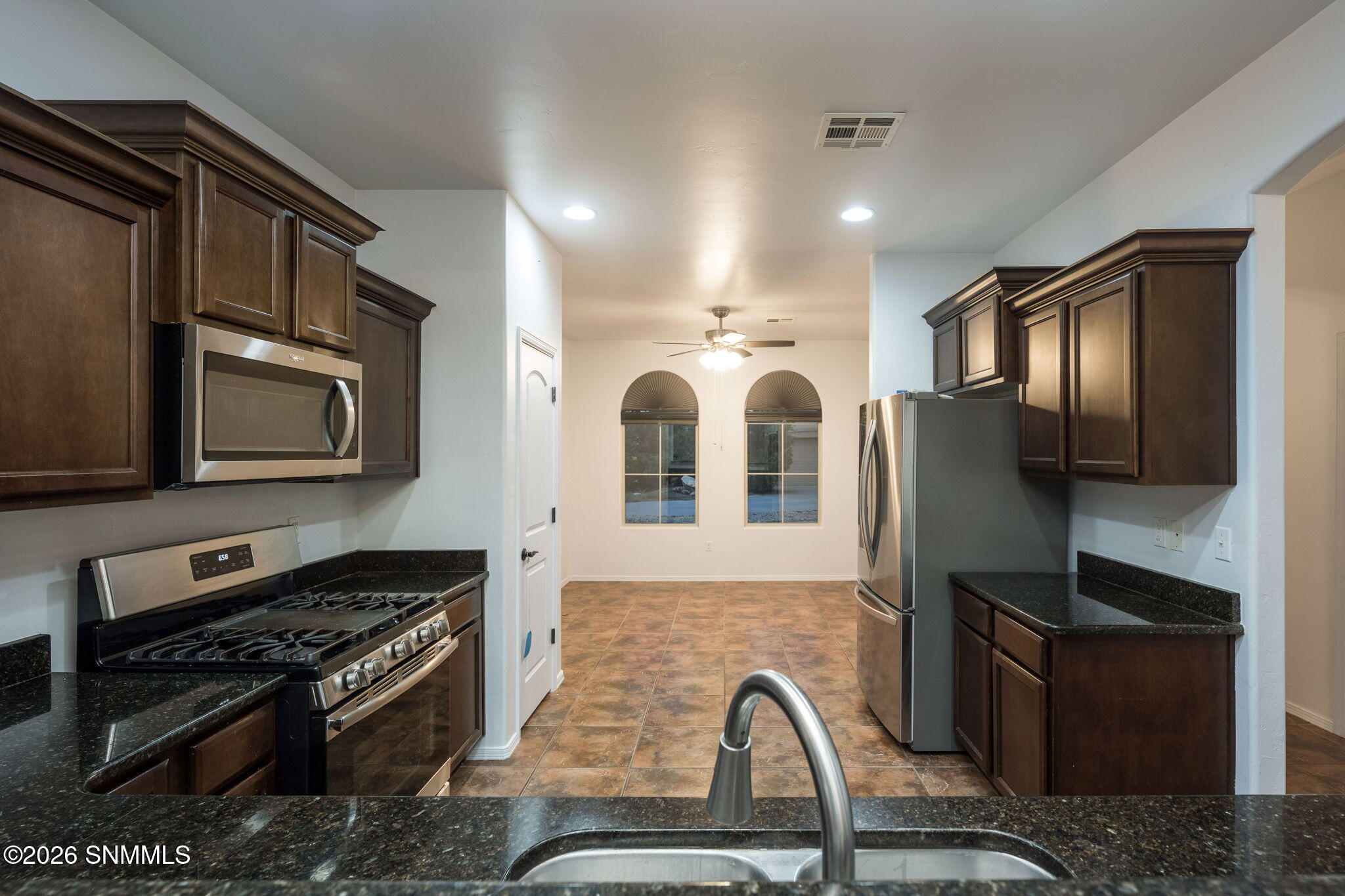 10-web-or-mls-Snappin Homes (MonteLuna40