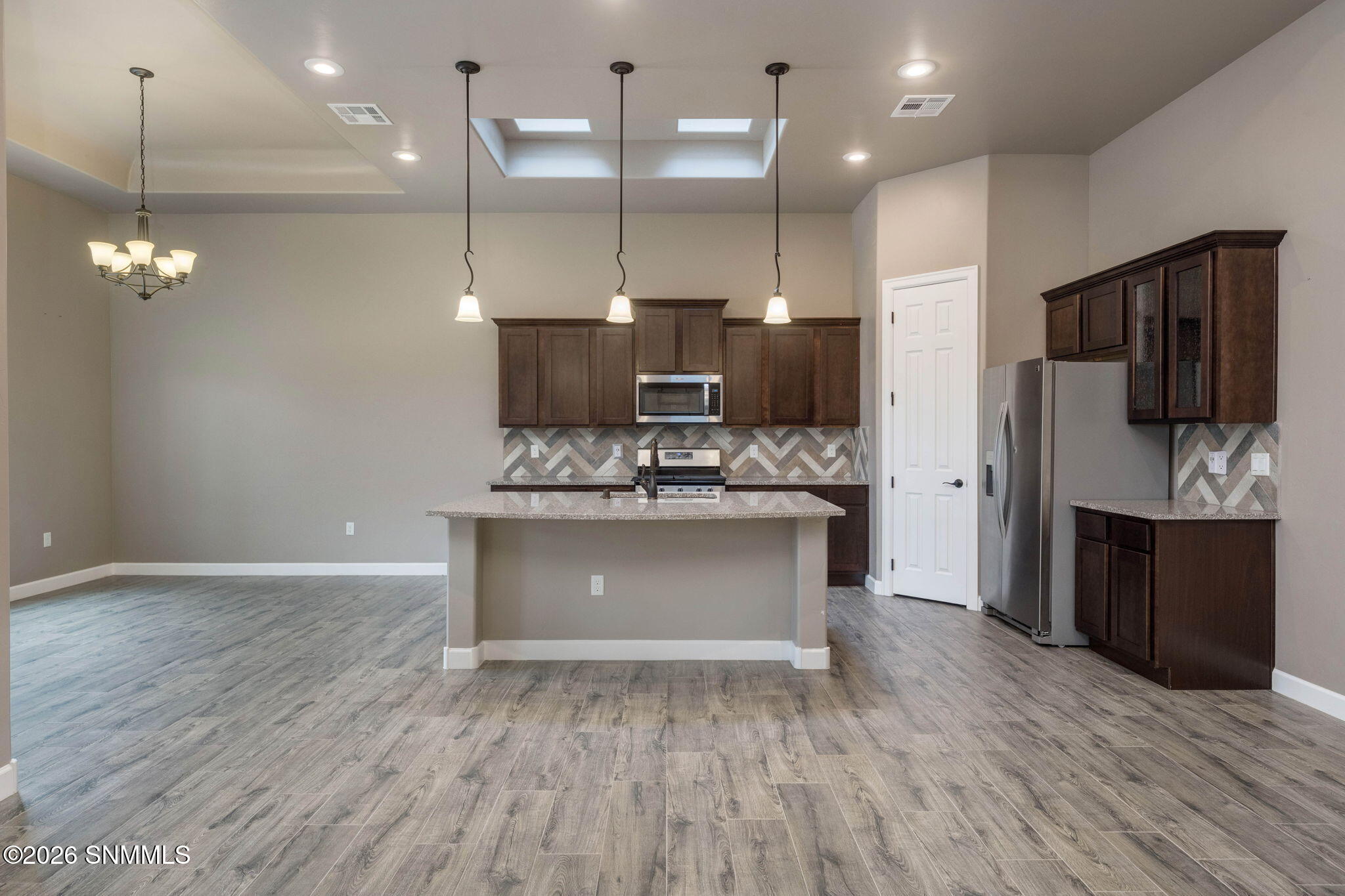 12-web-or-mls-Snappin Homes (Arosa6060)-