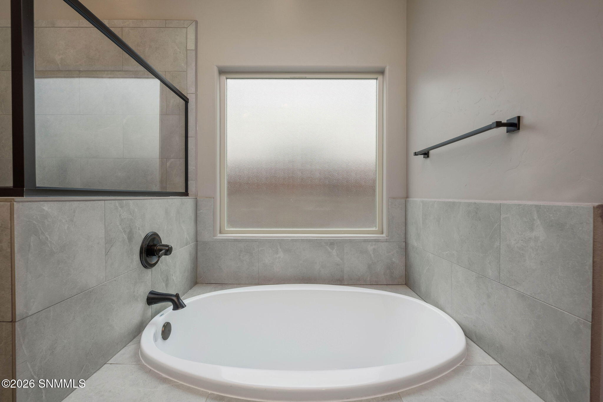 27-web-or-mls-Snappin Homes (Arosa6060)-